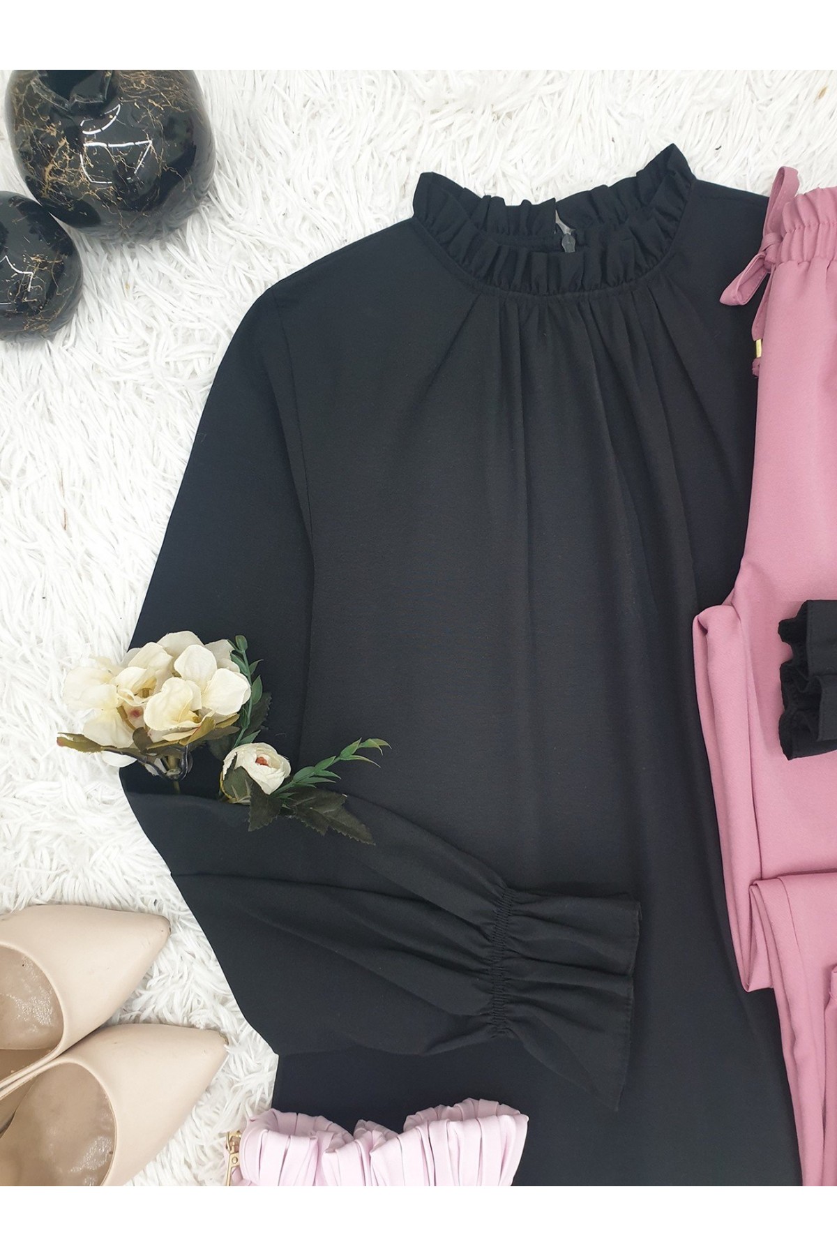 Yakası Büzgülü Bluz   -Siyah