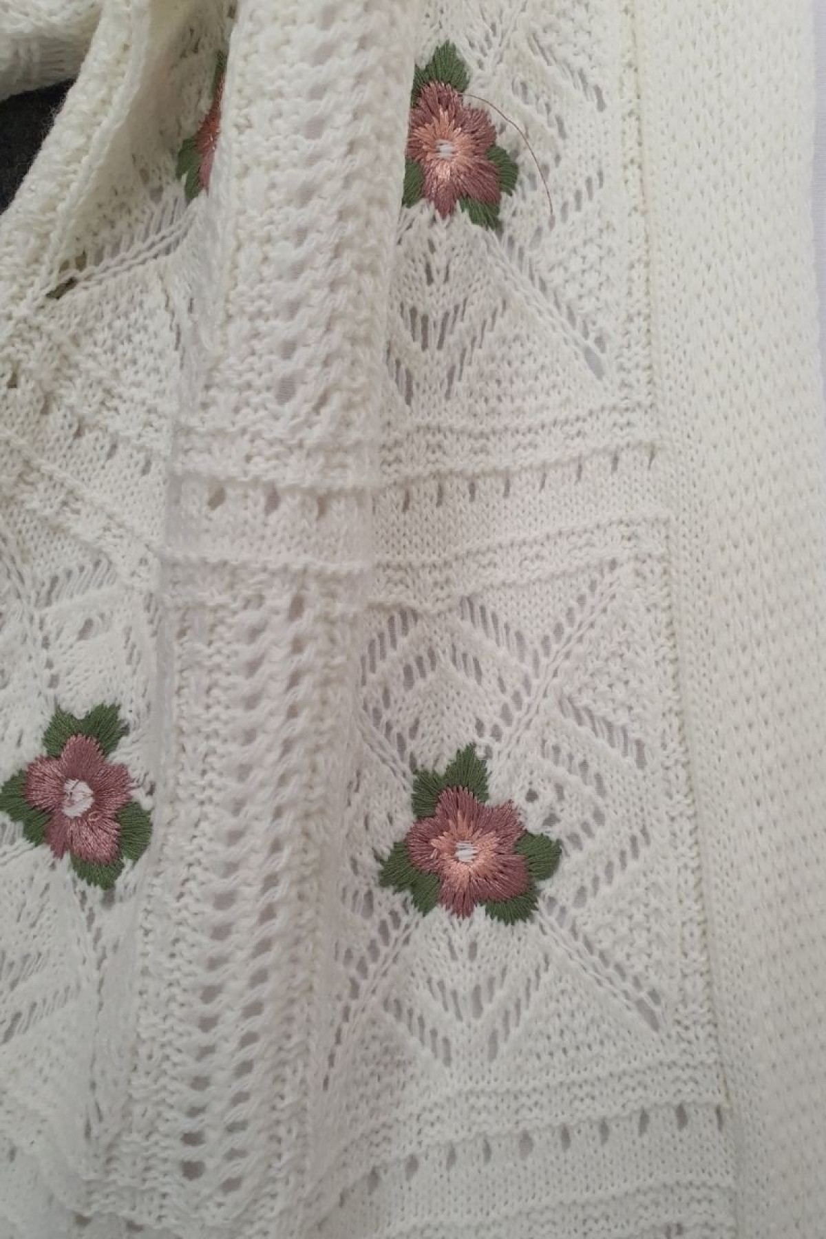 Ajurlu Nakışlı Hırka -Ekru