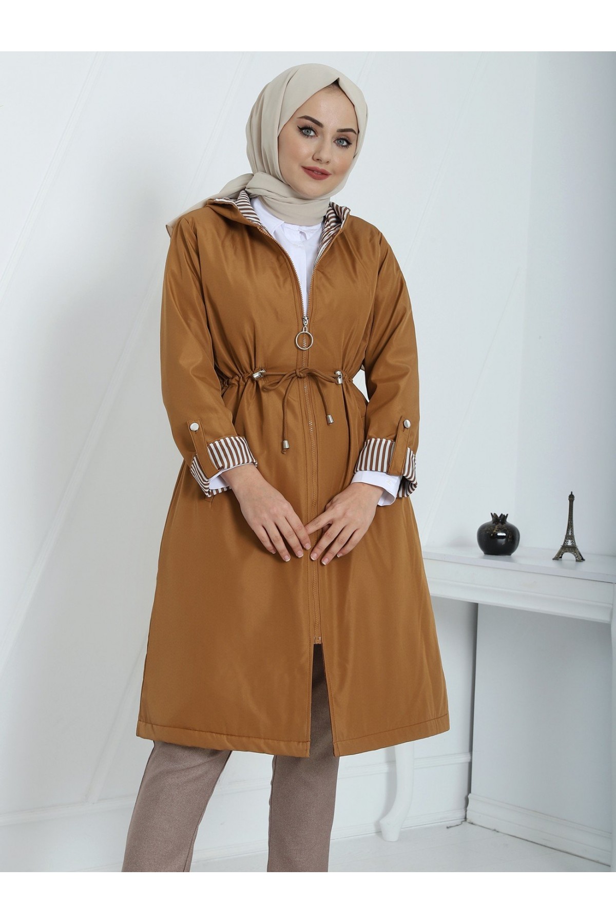 Belden Sıkmalı Kapitone Astarlı Kapşonlu Trençkot -Taba