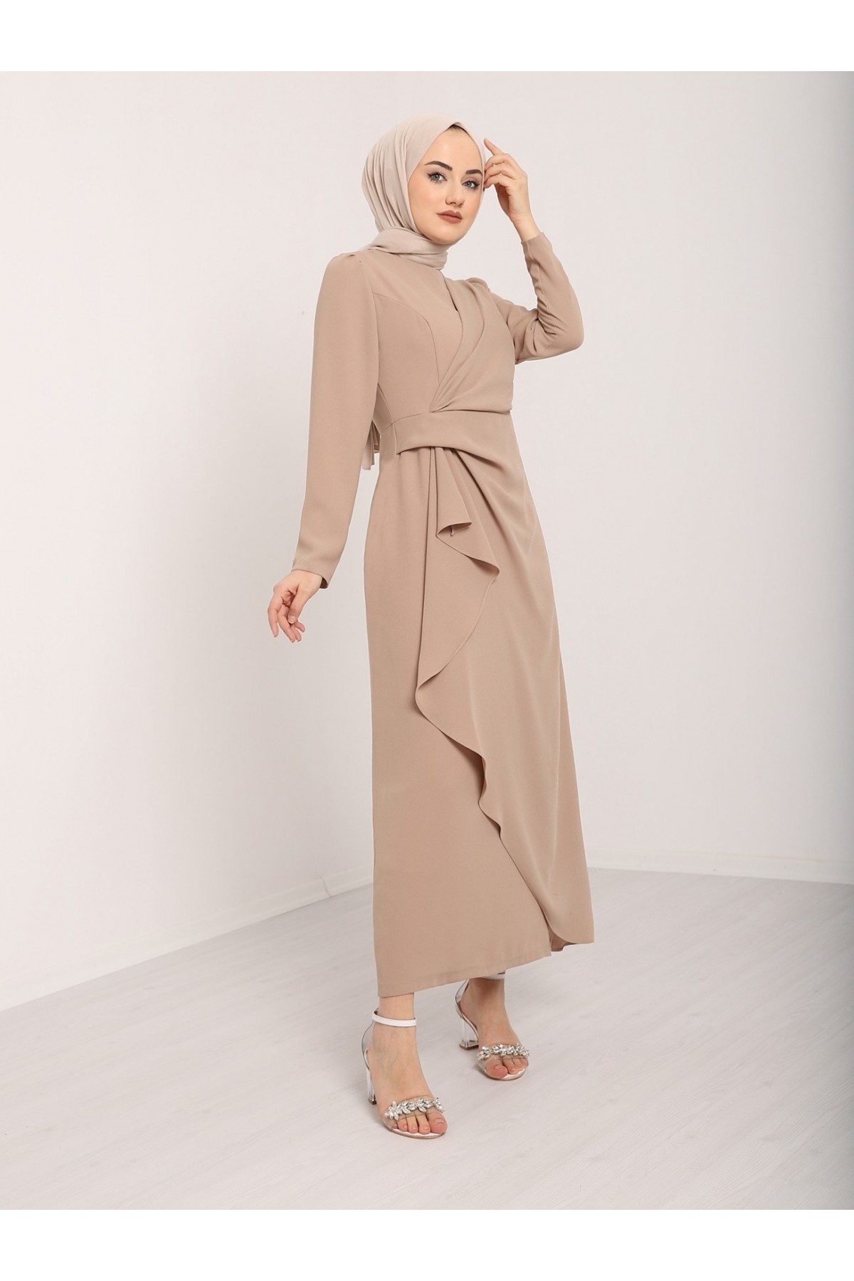Önü Allerli Eteği Asimetrik Krep Elbise  -Bej