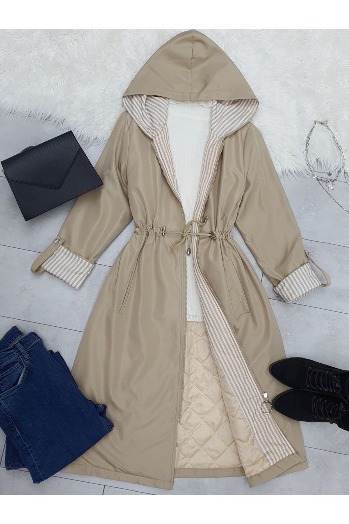 Belden Sıkmalı Kapitone Astarlı Kapşonlu Trençkot -Taş