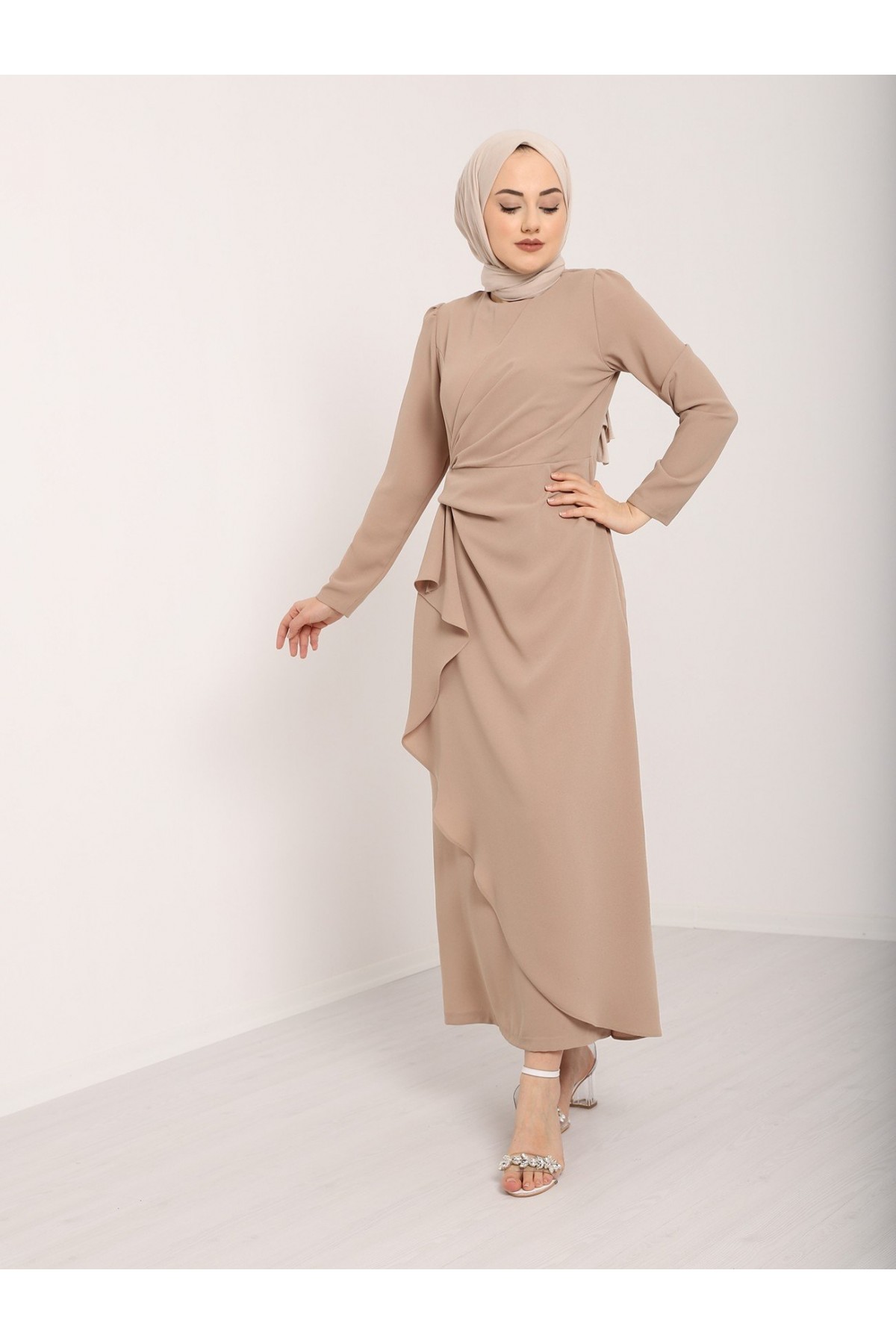 Önü Allerli Eteği Asimetrik Krep Elbise  -Bej