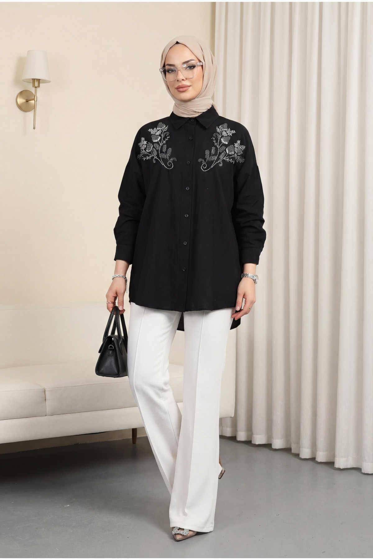 Çiçek Boncuk Desenli Düğmeli Çilek Gömlek -Siyah