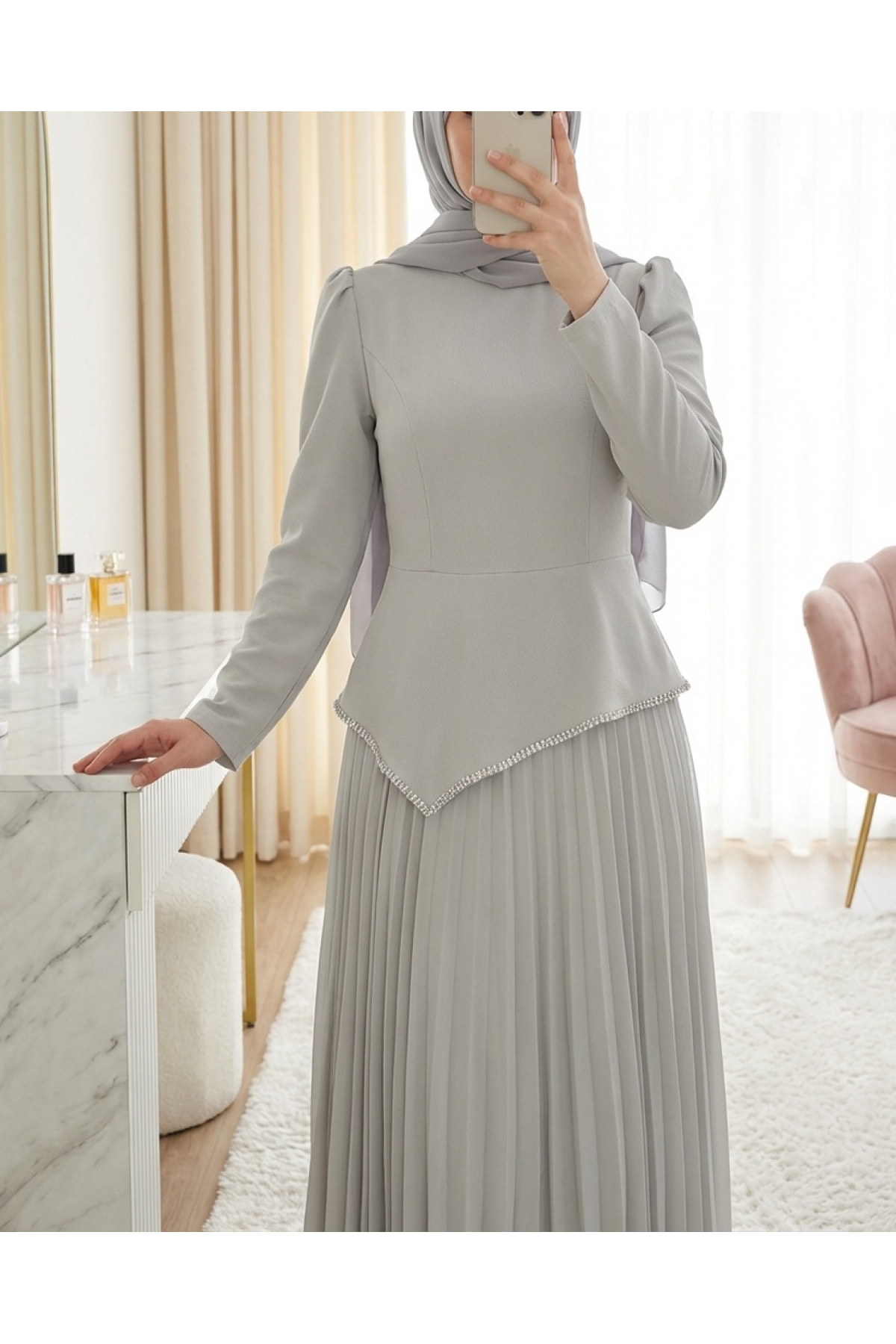 Beli Asimetrik Kesim Taşlı Eteği Pliseli Krep Elbise -Taş