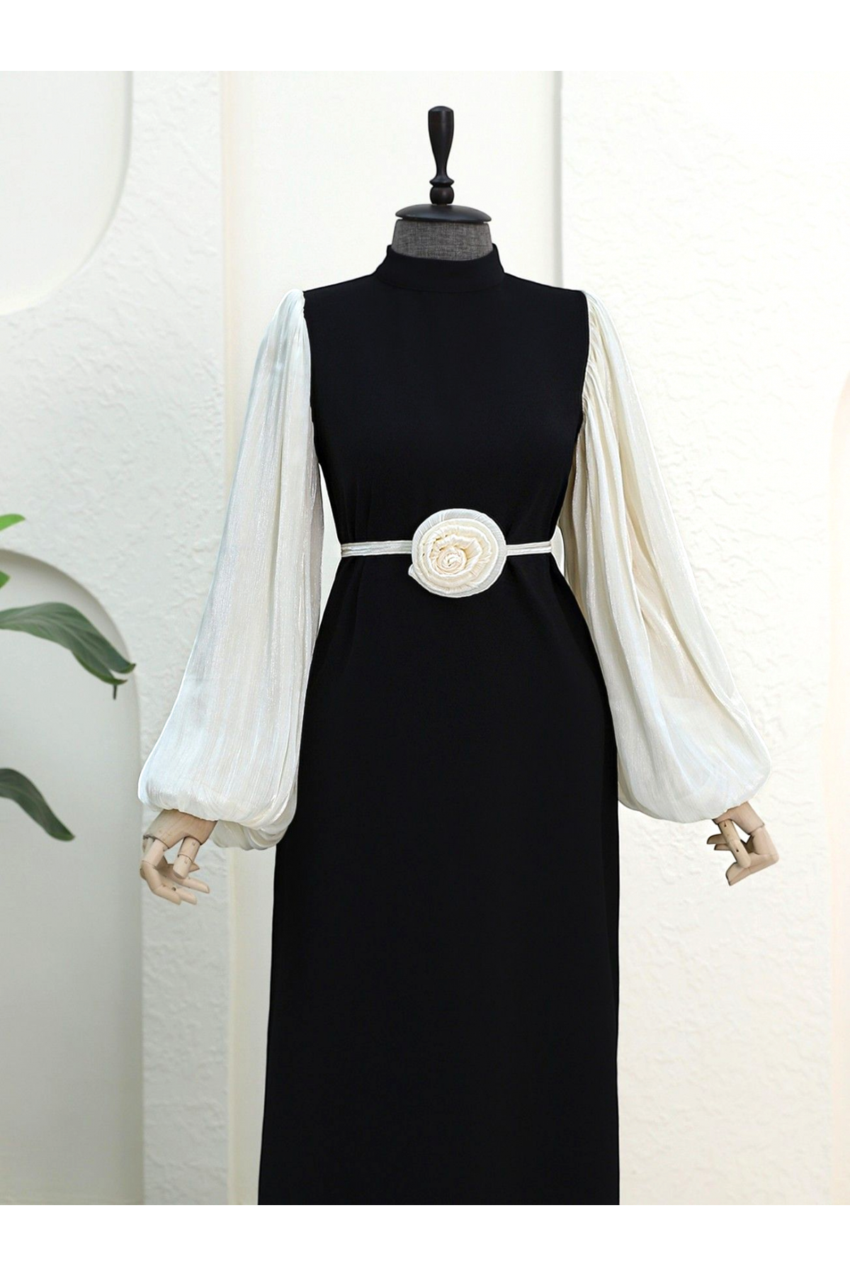 Balon Kol Manşeti Lastikli Güllü Kemerli Elbise  -Ekru