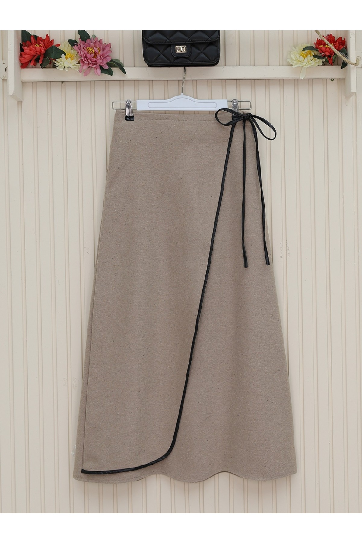 Beli Lastikli İnce Biyeli Kaşe Etek -Vizon