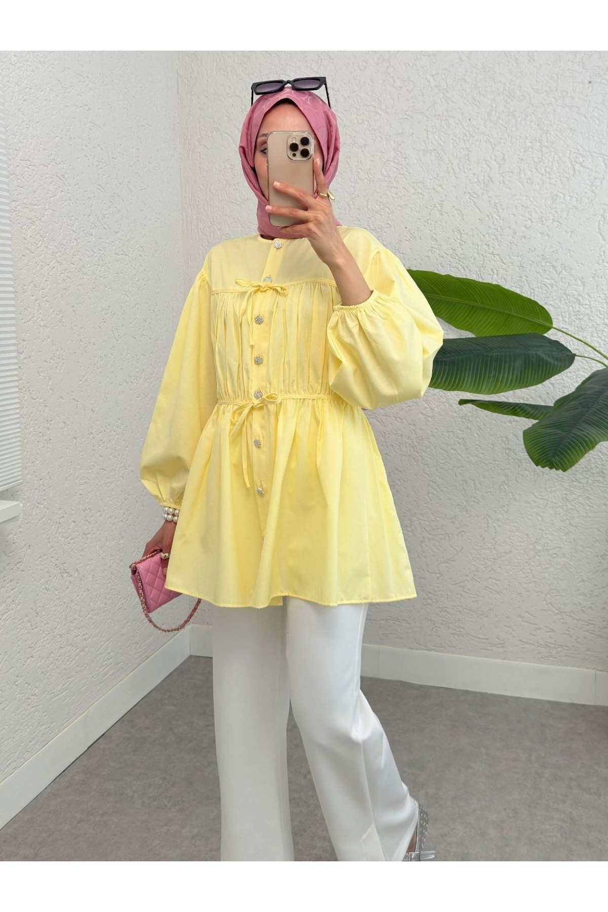 Taşlı Düğmeli Kolu Lastikli Bağlama Detaylı Gömlek -Sarı