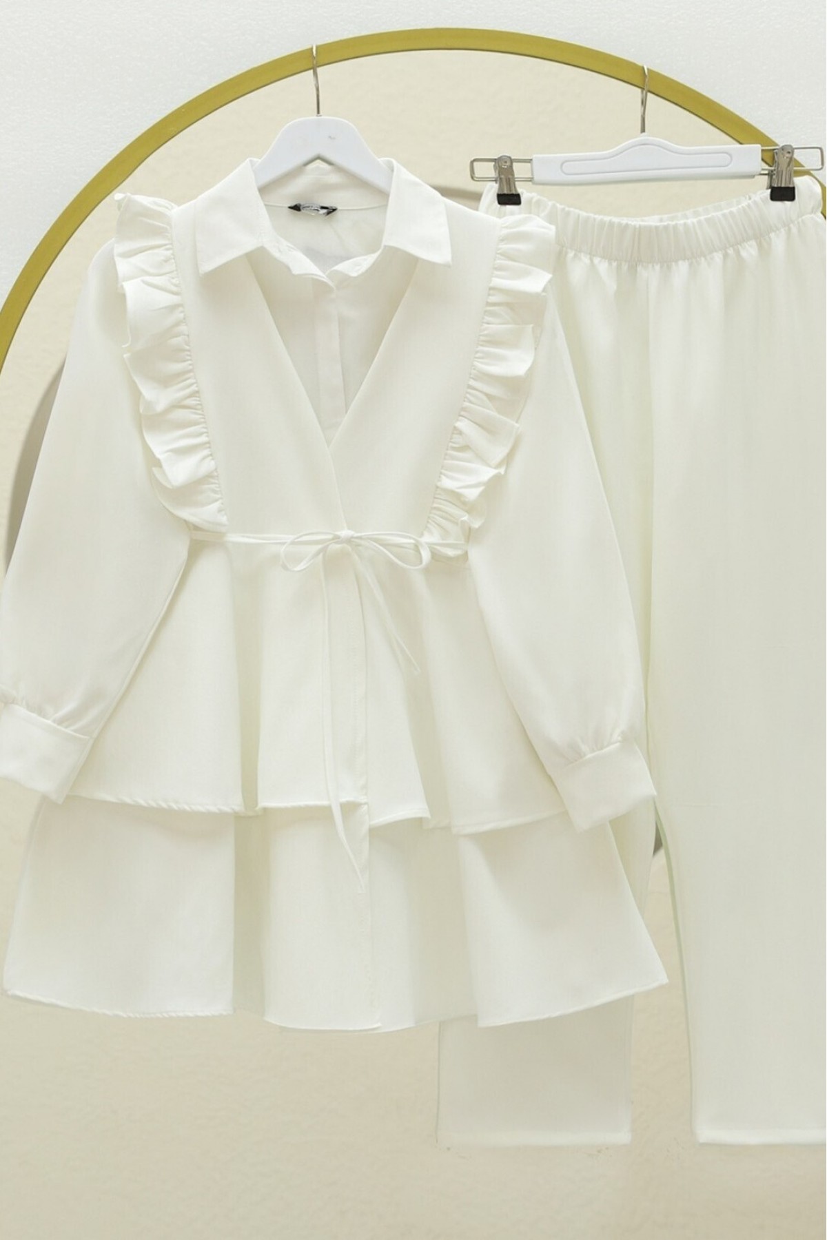 Önü Fırfırlı Bağcıklı Eteği Katlı Pantolonlu Kimono Takım   -Beyaz