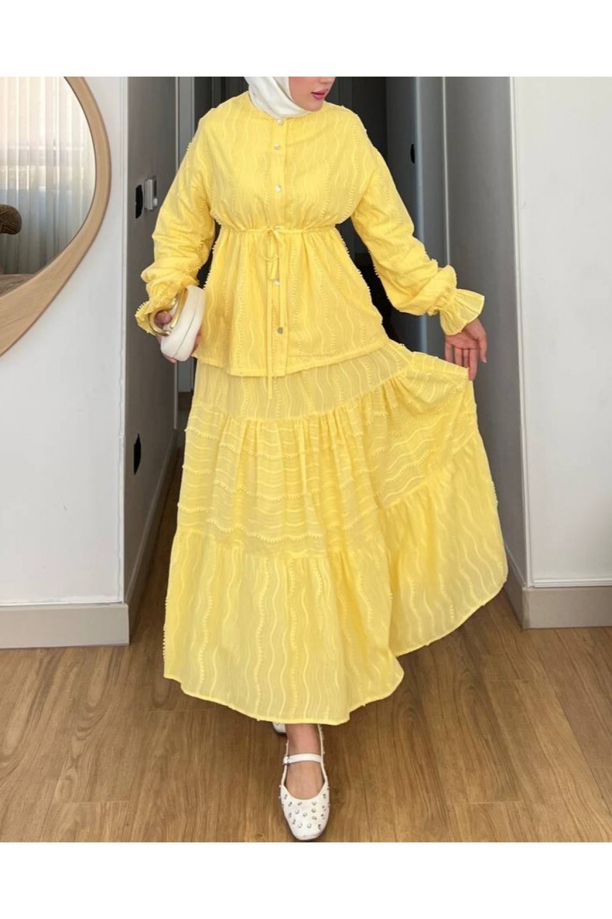 Önü Düğmeli Beli Bağcıklı Kolu Lastikli Etekli Dantelli Takım -Sarı