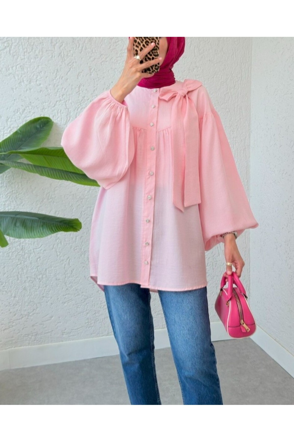 Yakası Fiyonk Detaylı Kolu Lastikli Düğmeli Keten Tunik -Pembe