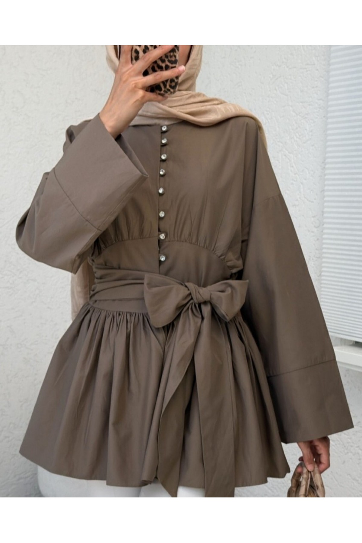 Beli Bağcıklı Boydan Taş Düğmeli Tunik -Açık Kahve