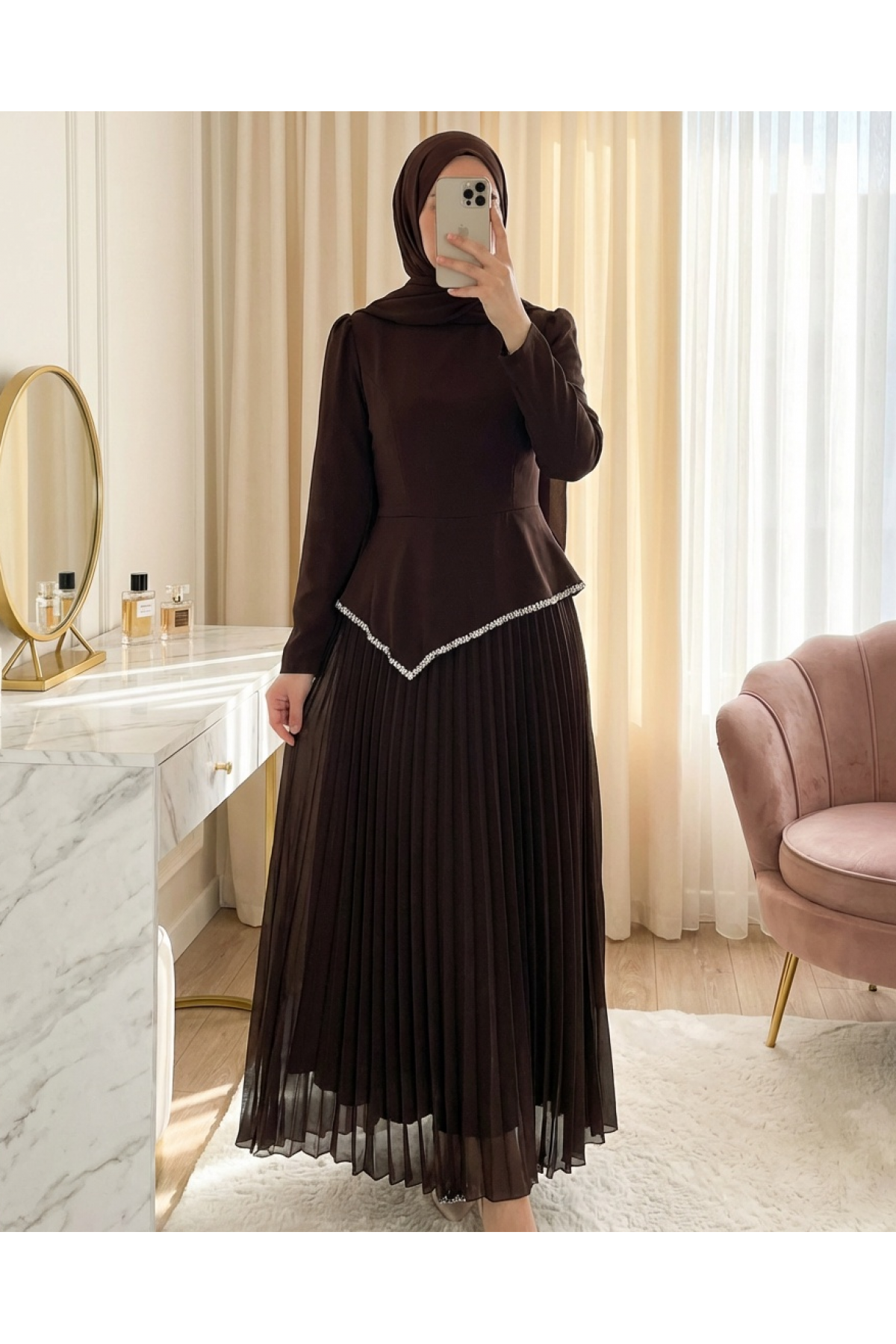 Beli Asimetrik Kesim Taşlı Eteği Pliseli Krep Elbise -Kahve
