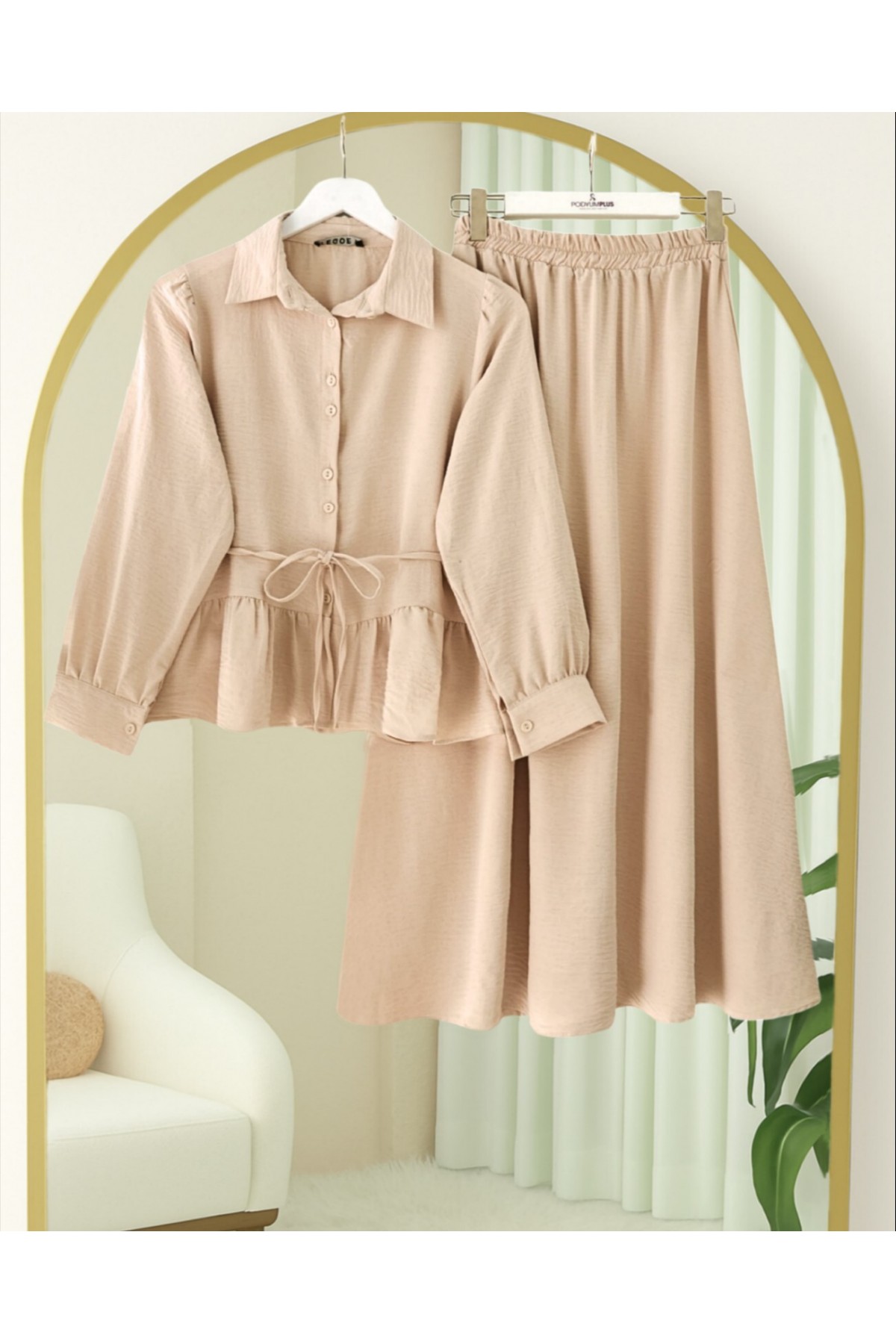Parçalı Büzgülü Bluz Etekli Takım -Bej
