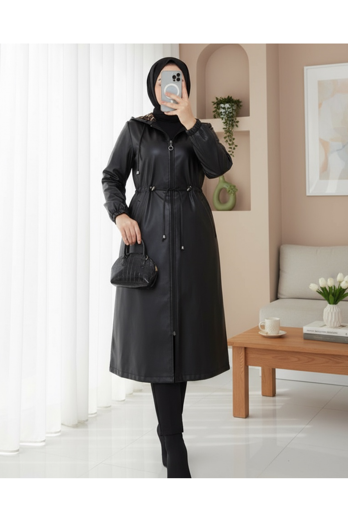 Kapşonlu Cepli Beli Bağcıklı Kolu Lastikli Deri Kap -Siyah