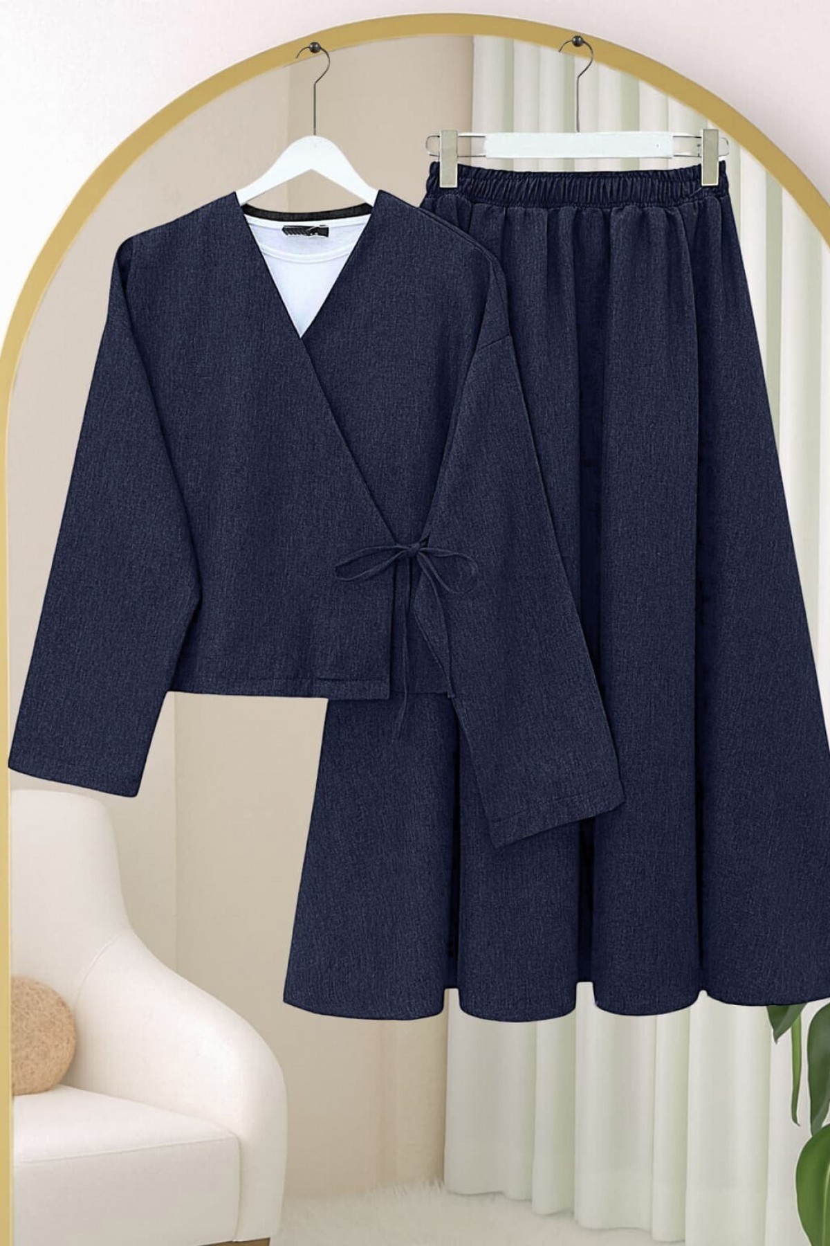 Önü Bağcıklı Etekli Yün Efekt Kışlık -Laci