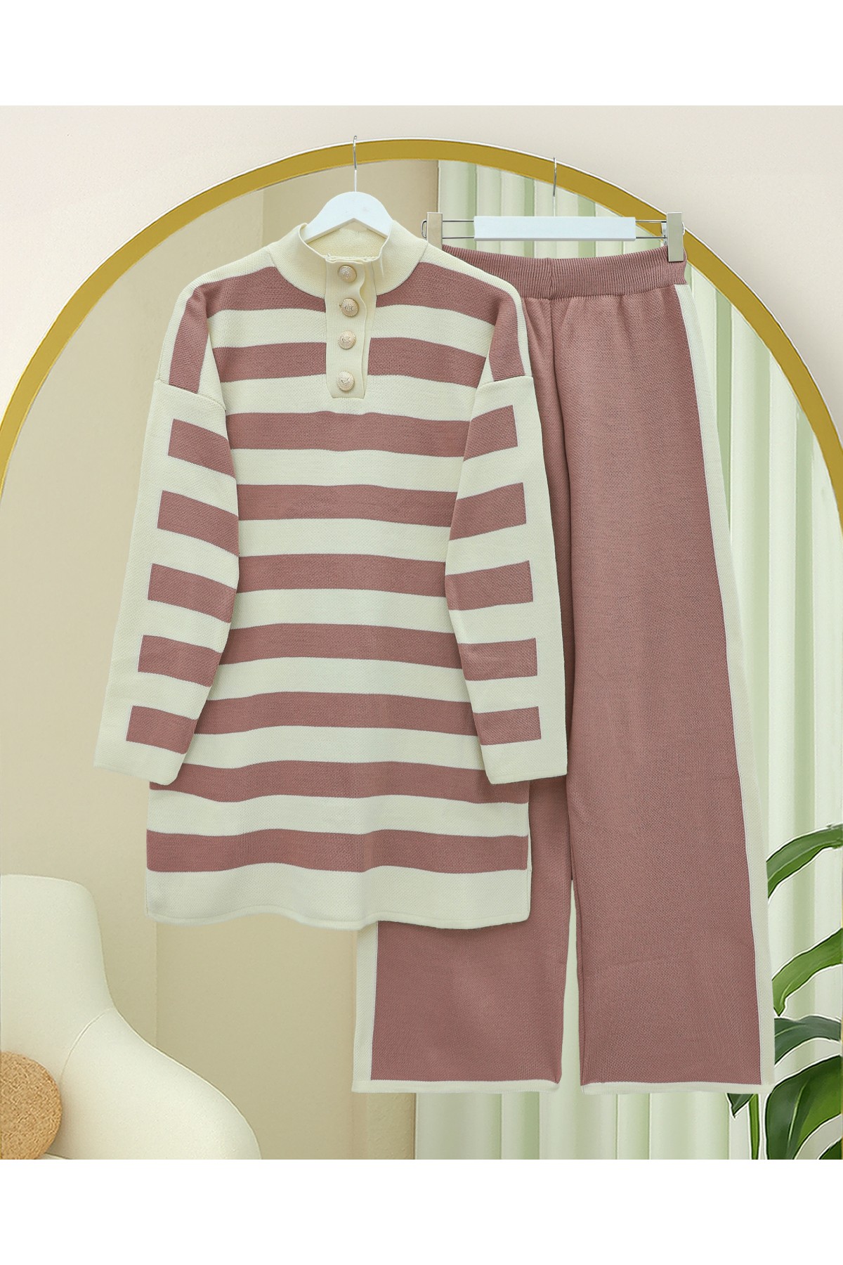 Yarım Boğazlı Yakası Düğmeli Kalın Çizgili Triko Takım -G.Kurusu