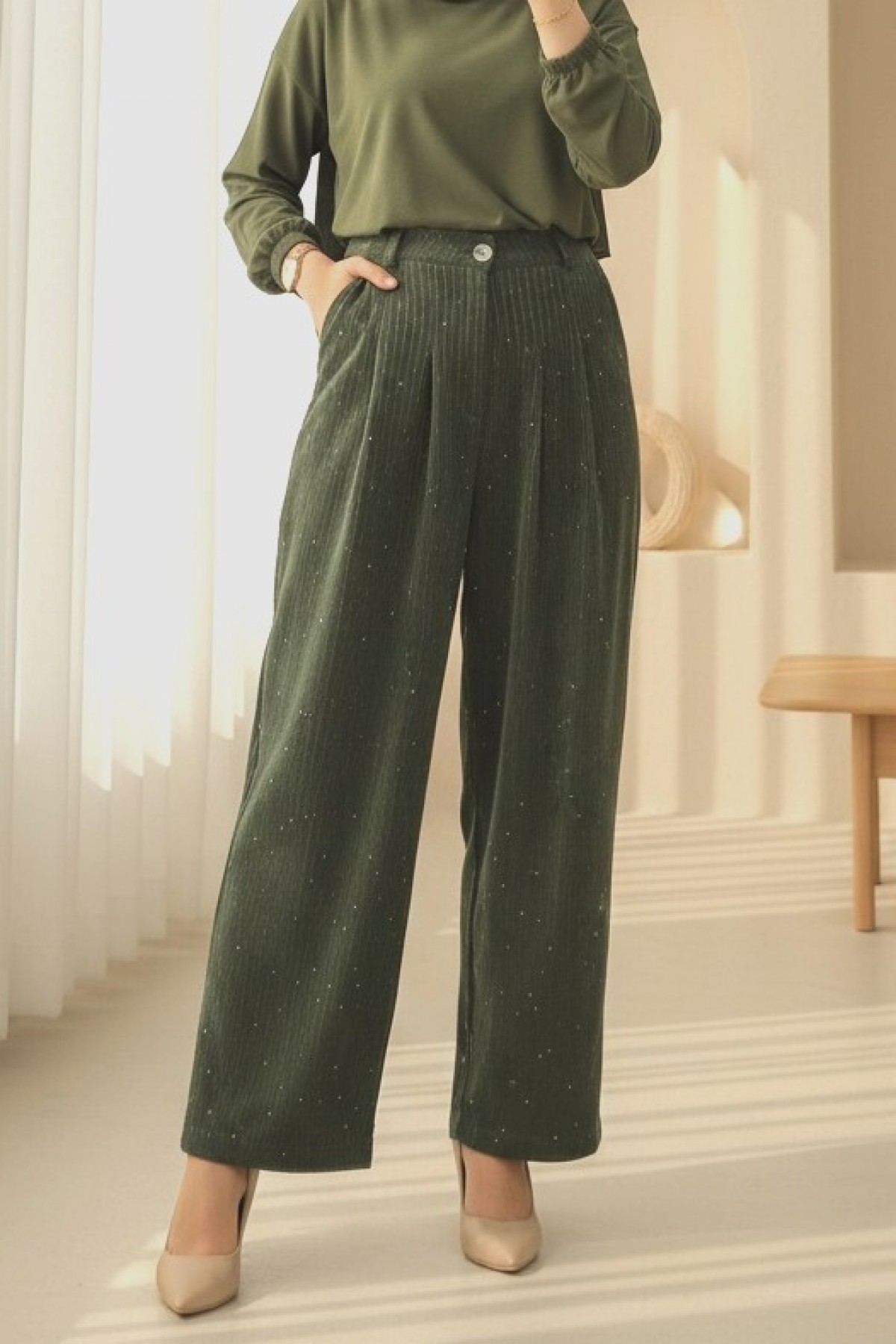 Cepli Bol Paça Pul Detaylı Kadife Pantolon  -Haki