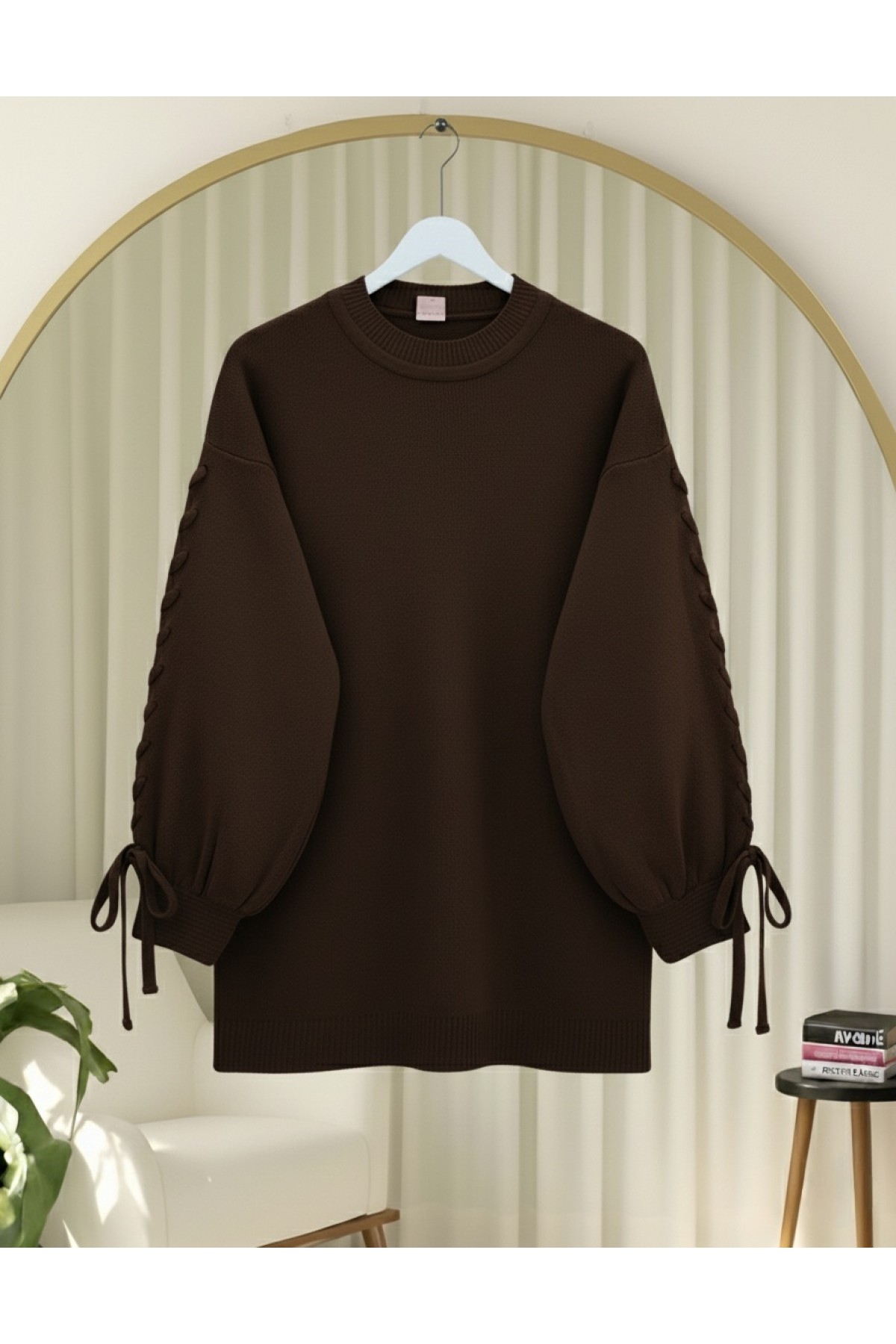 Yuvarlak Yaka Kolu Örgü Detaylı Triko Kazak    -K. Kahve