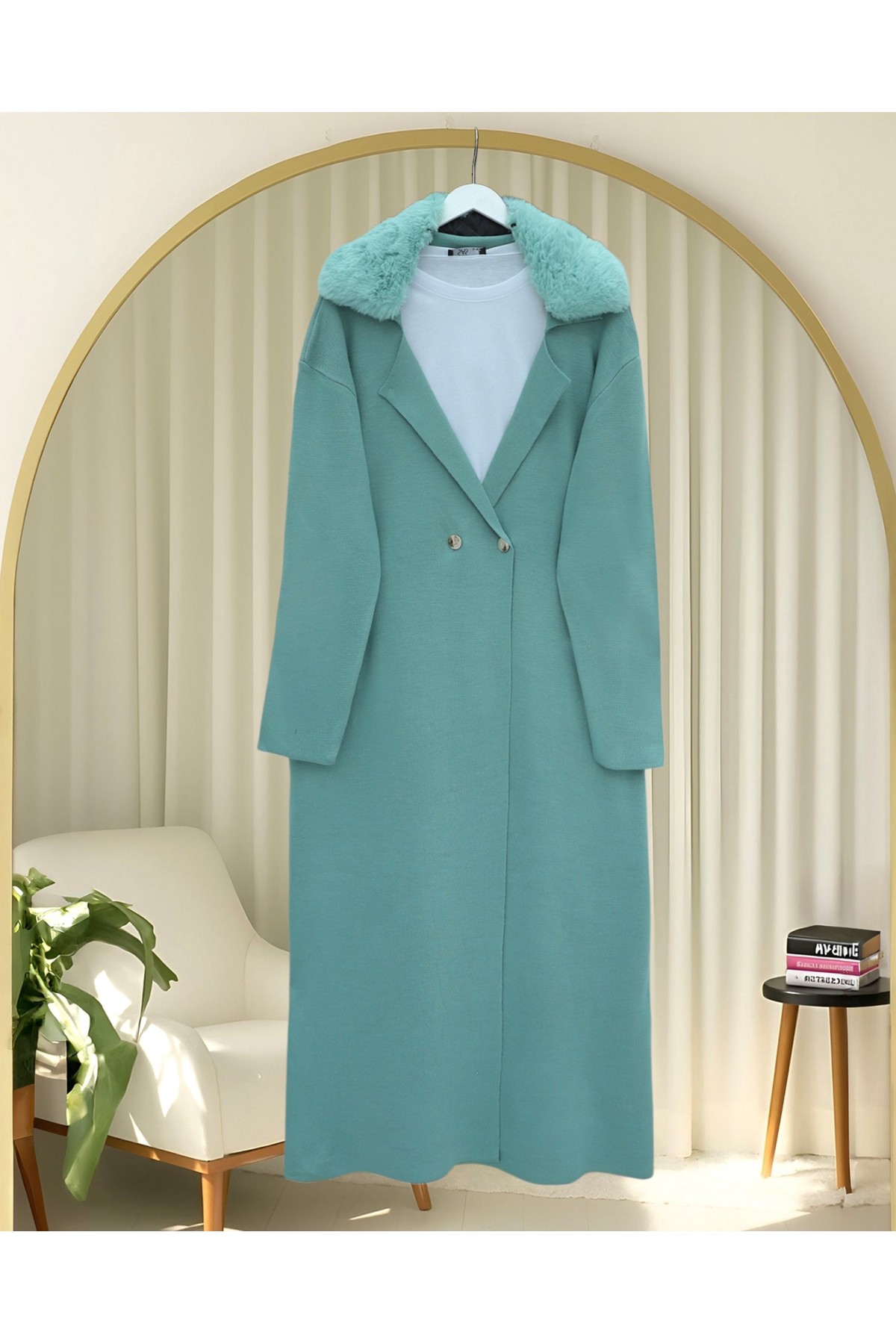 Yakası Kürklü Çift Düğmeli Uzun Triko Hırka -Mint