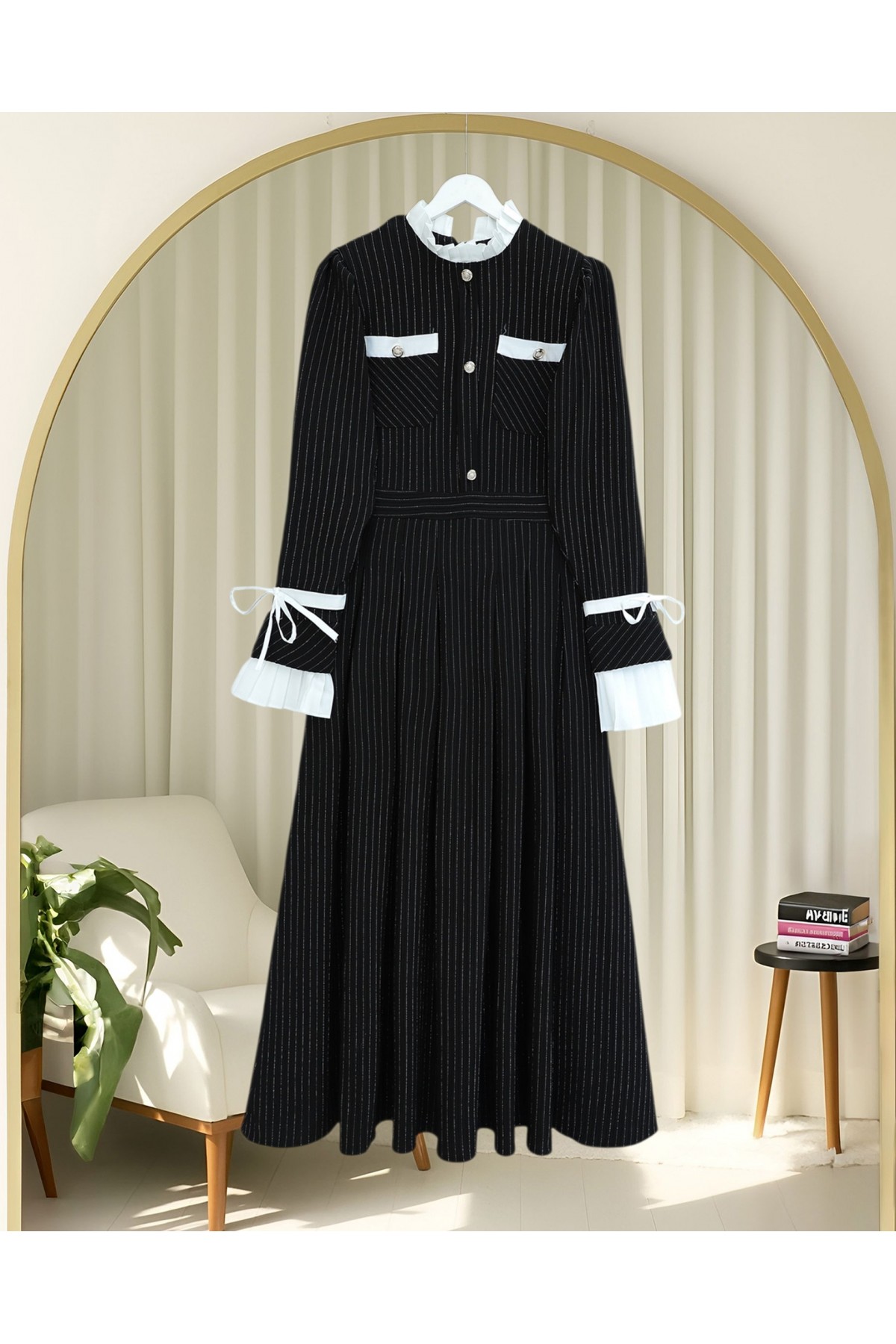 Omzu Vatkalı Kolu Bağcıklı Düğme Detaylı Cepli Pliseli Elbise -Siyah