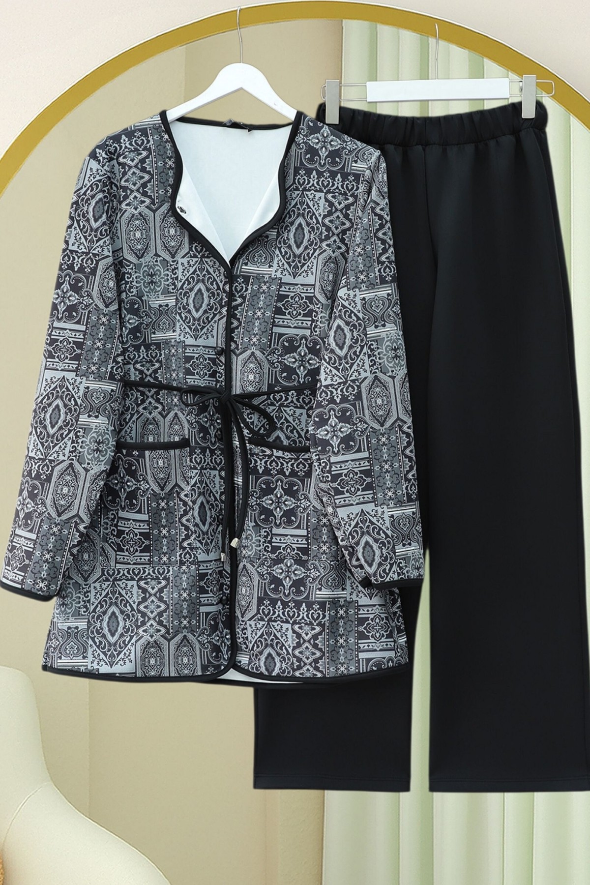 Beli Bağlamalı Çift Cepli Desenli Scuba Takım -Siyah