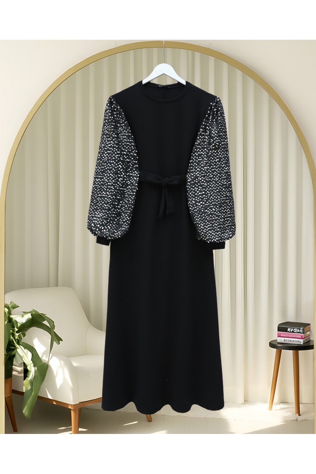 Kolları Pullu Kemerli İthal Likralı Krep Elbise  -Gümüş