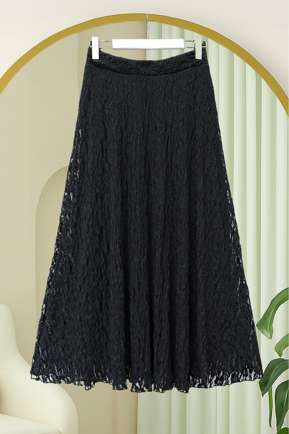 Desenli Astarlı Güpür Dantel Etek -Siyah