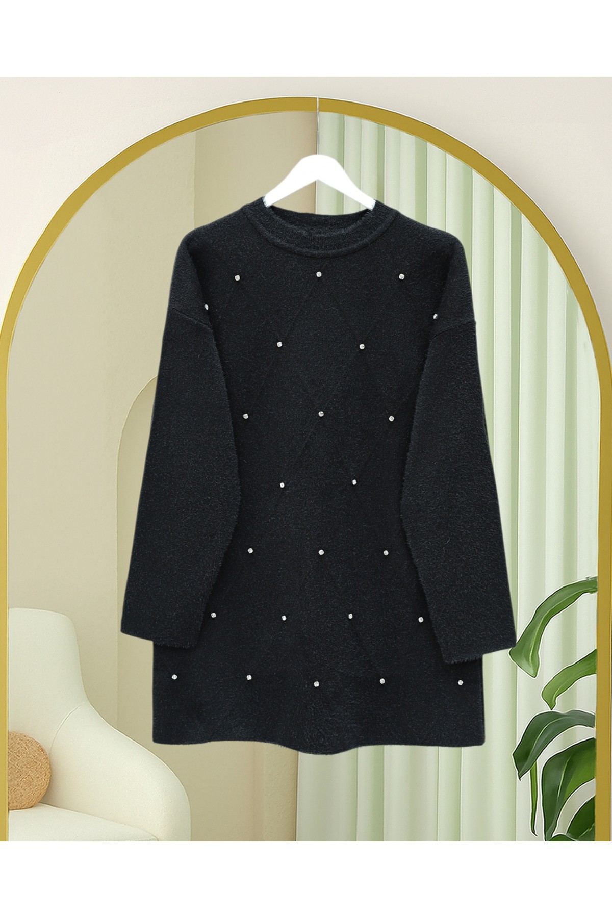 Taş Detaylı Baklava Desen Sakallı Triko Tunik -Siyah