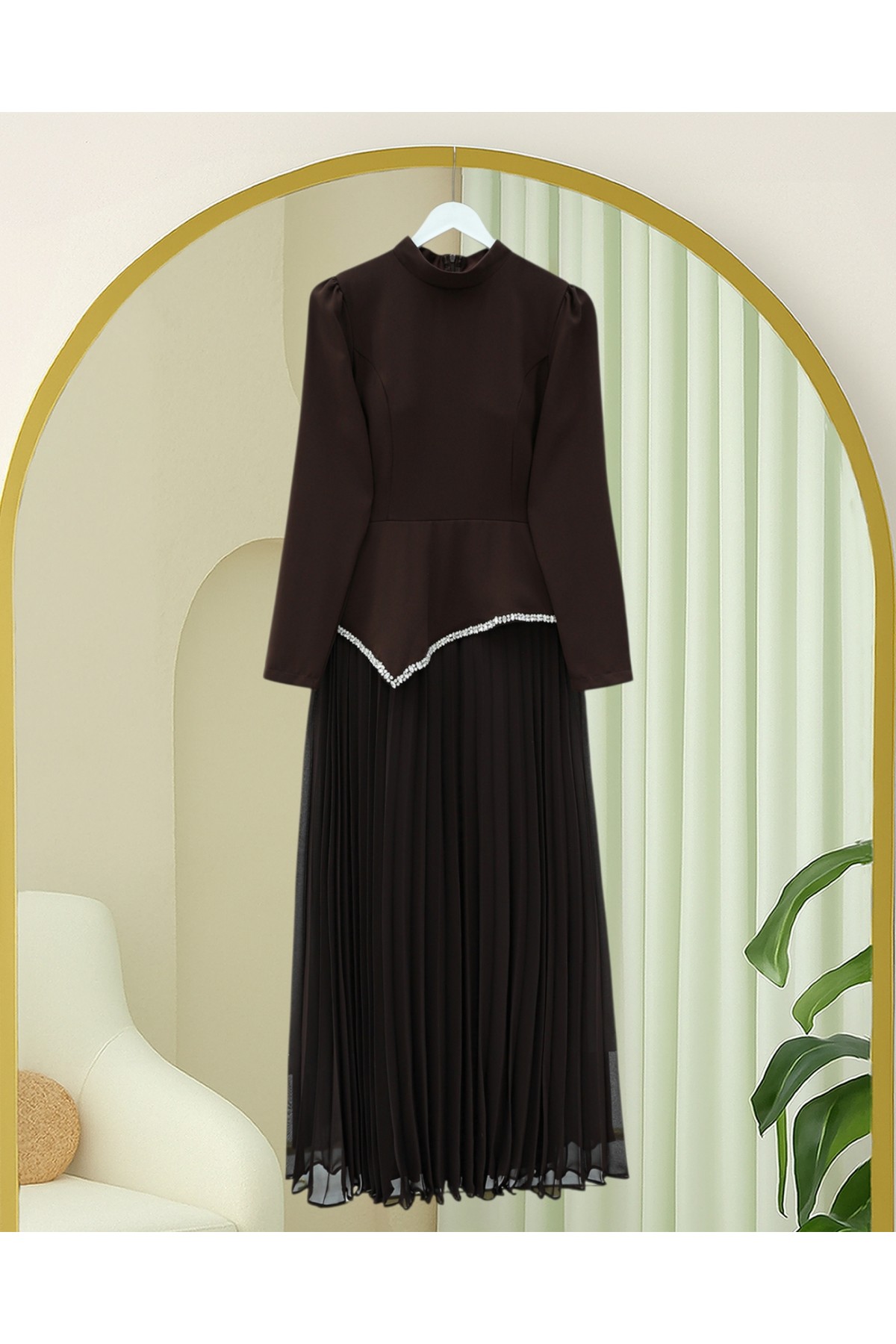 Beli Asimetrik Kesim Taşlı Eteği Pliseli Krep Elbise -Kahve