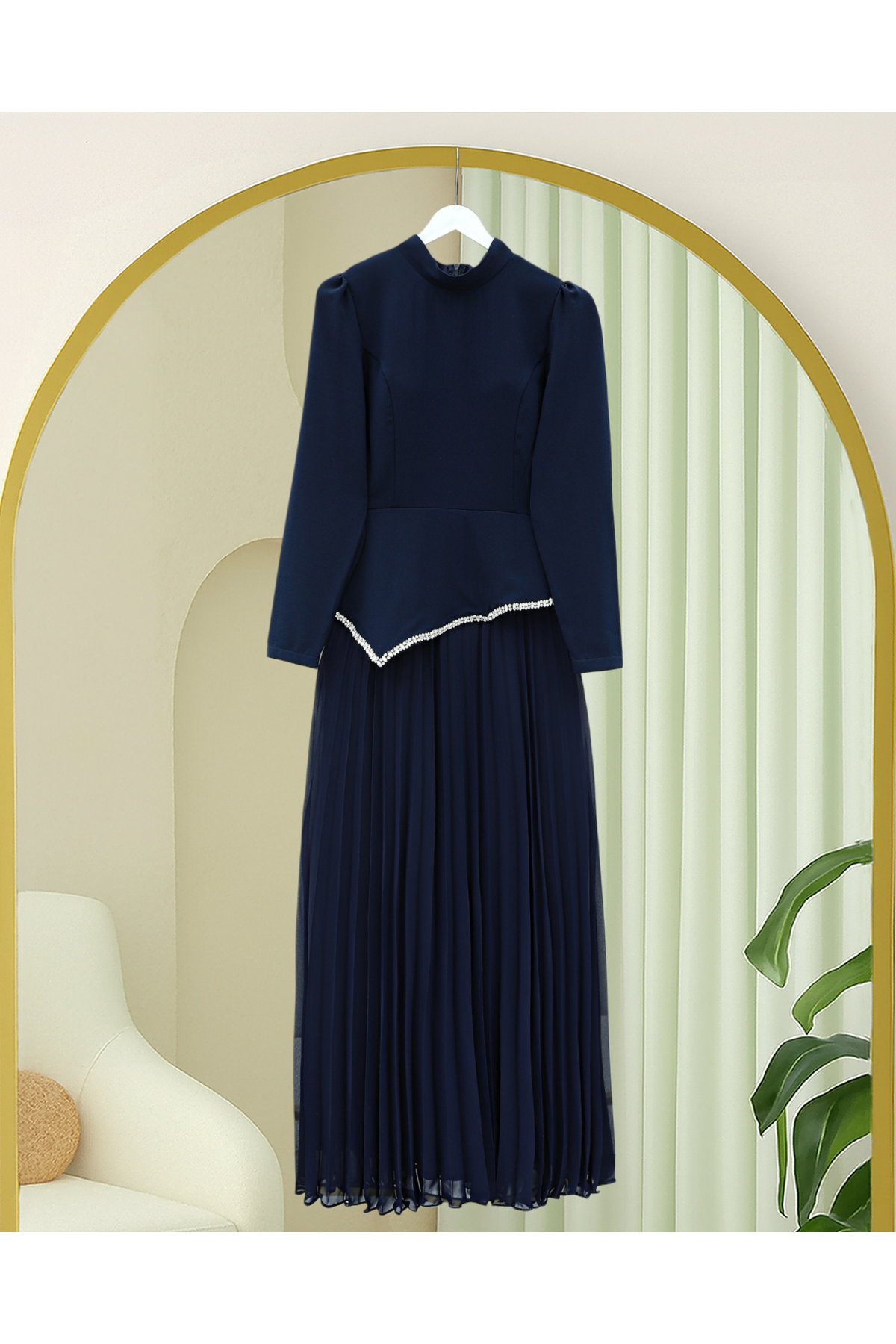 Beli Asimetrik Kesim Taşlı Eteği Pliseli Krep Elbise -Laci