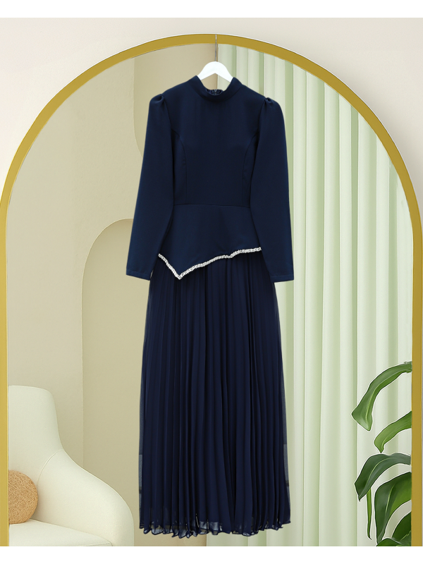 Beli Asimetrik Kesim Taşlı Eteği Pliseli Krep Elbise -Laci