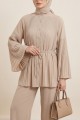 Piliseli Hakim Yaka Düğmeli Krep Takım -Bej