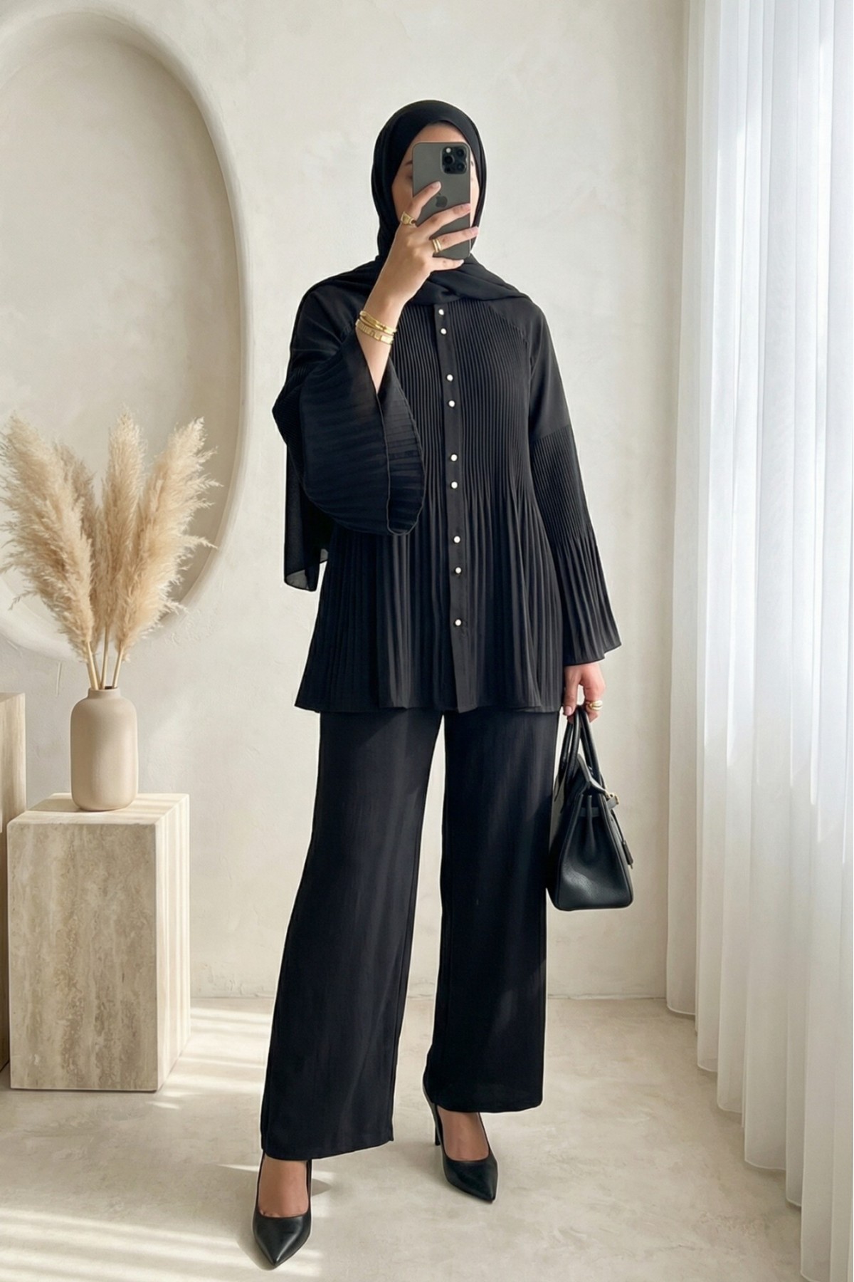 Piliseli Hakim Yaka Düğmeli Krep Takım -Siyah