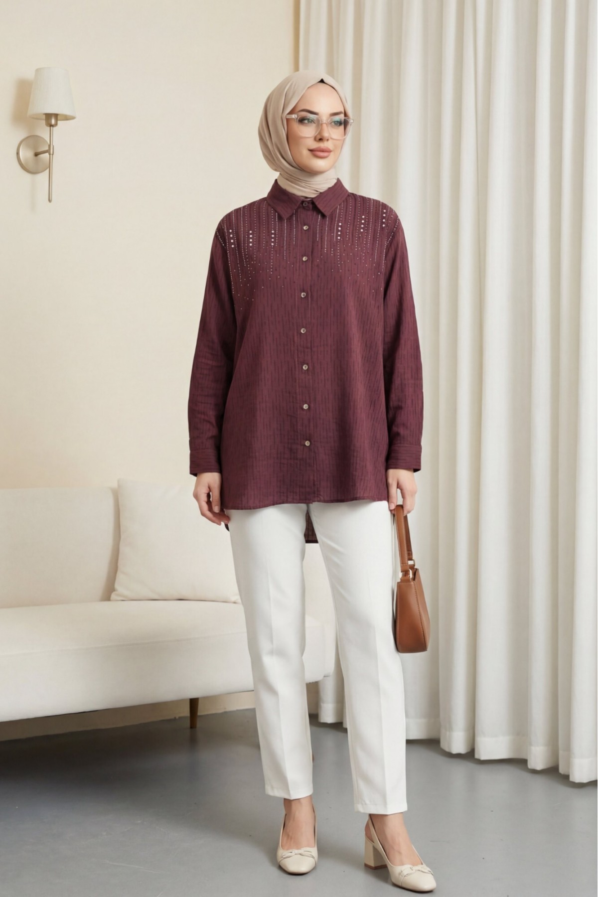 Derin Vual Omzu Dizme Taş Detaylı Düğmeli Gömlek -Mürdüm