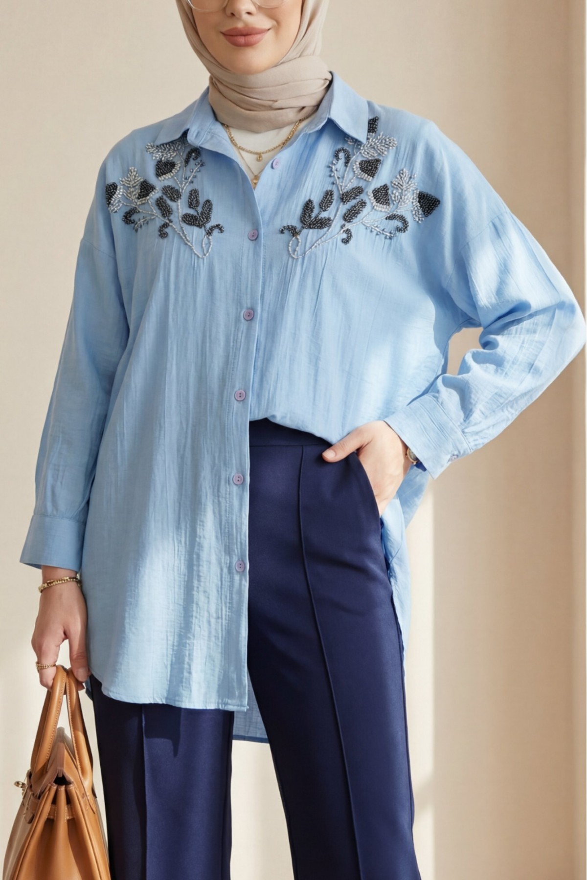 Çiçek Boncuk Desenli Düğmeli Çilek Gömlek -Açık Mavi