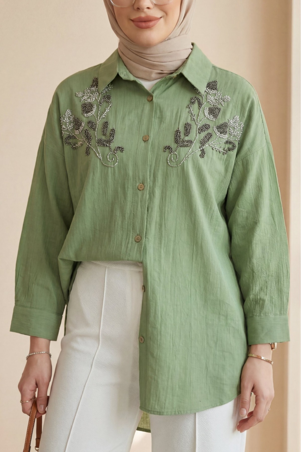 Çiçek Boncuk Desenli Düğmeli Çilek Gömlek -Yeşil