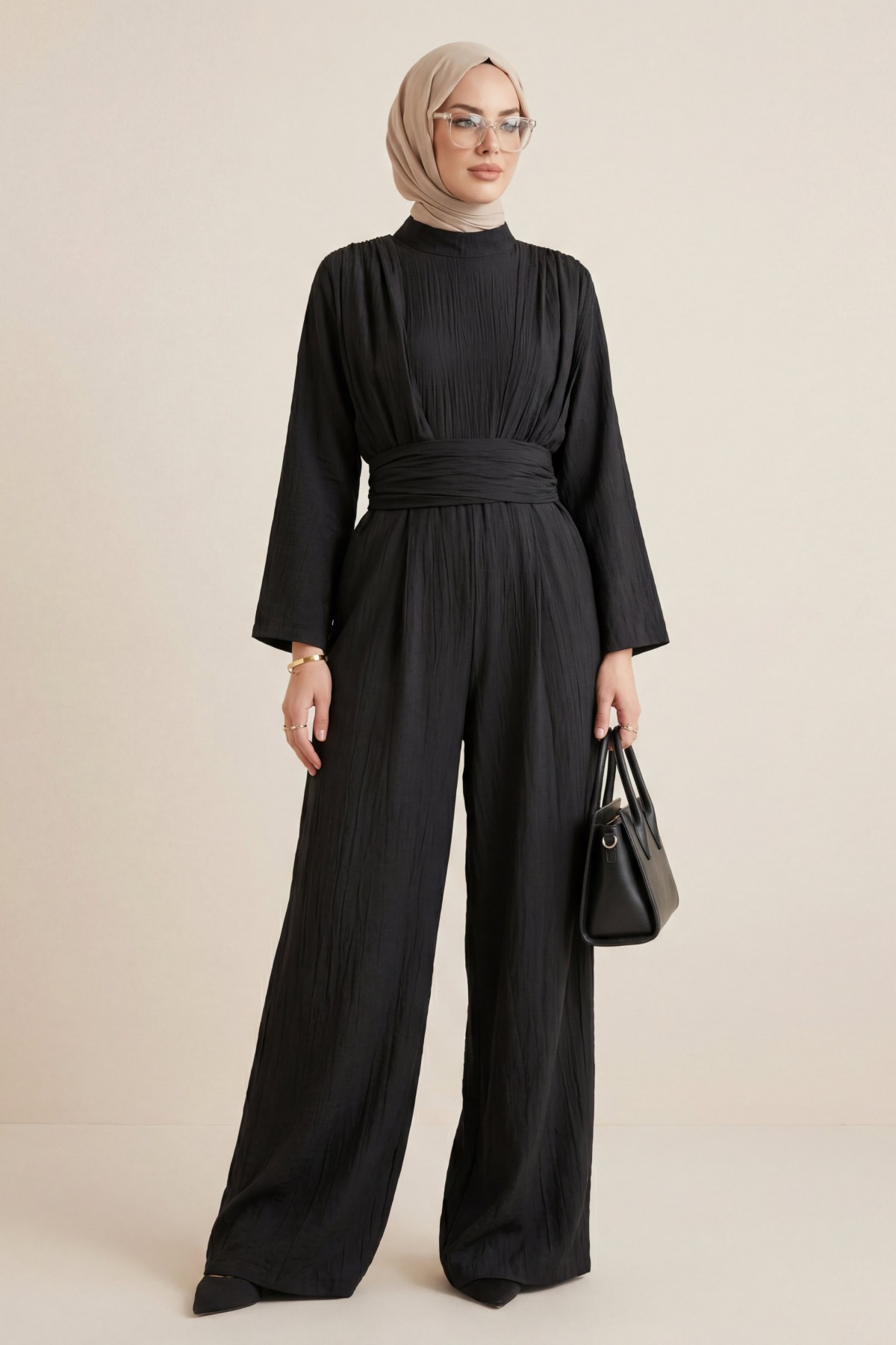 Dik Yaka Pilise Detaylı Cepli Kemerli Çilek Tulum -Siyah