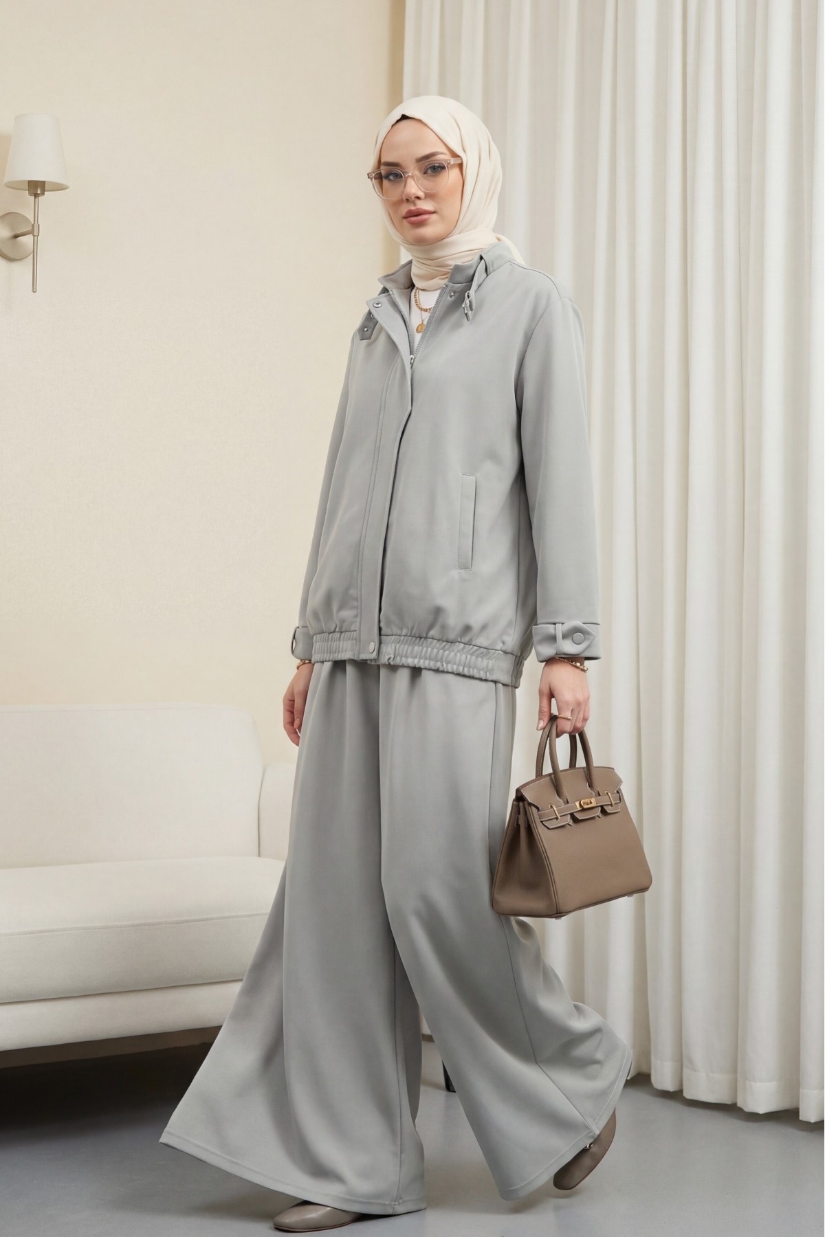 Yakası Ve Kol Manşeti Kemerli Ceketli Pileli Bol Paça Pantolonlu Okyanus Takım -Açık Gri