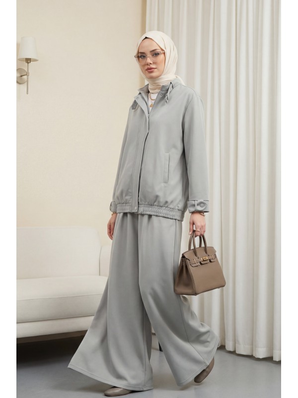 Yakası Ve Kol Manşeti Kemerli Ceketli Pileli Bol Paça Pantolonlu Okyanus Takım -Açık Gri