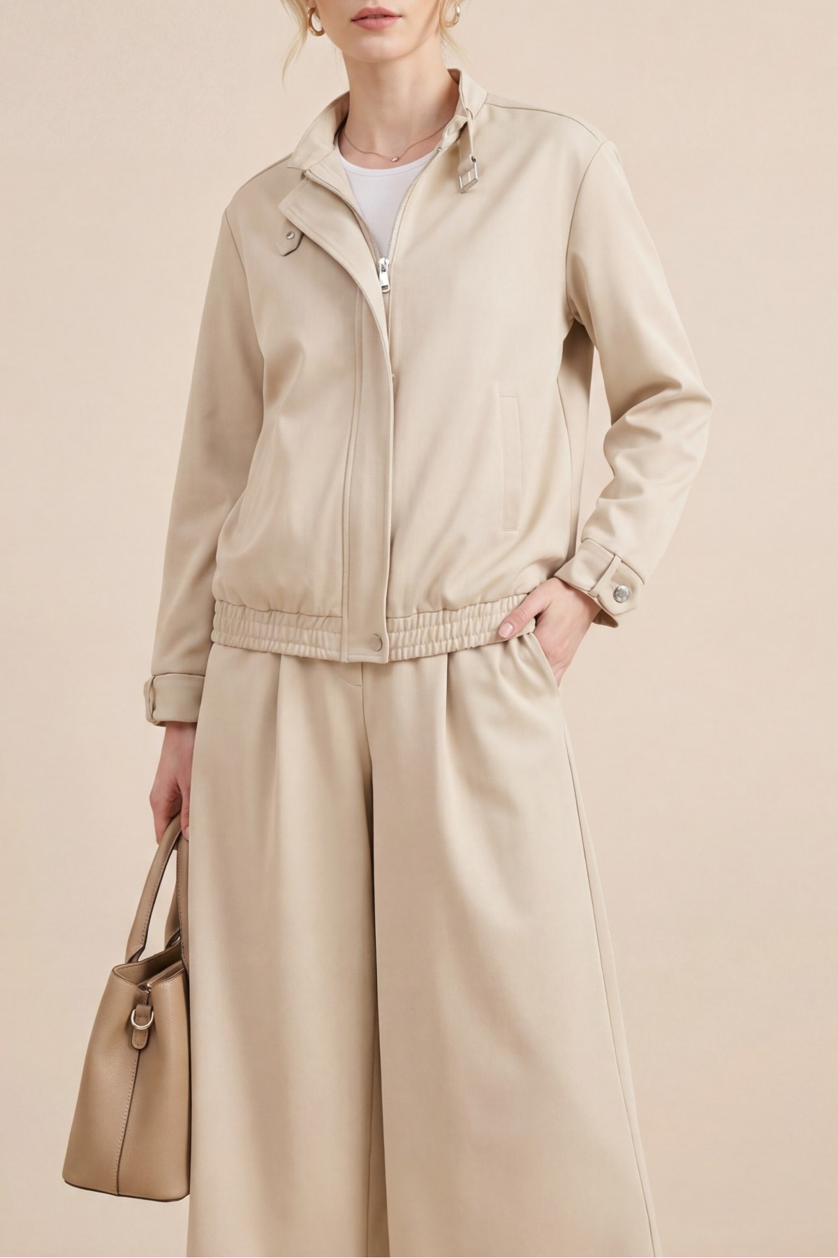 Yakası Ve Kol Manşeti Kemerli Ceketli Pileli Bol Paça Pantolonlu Okyanus Takım -Bej