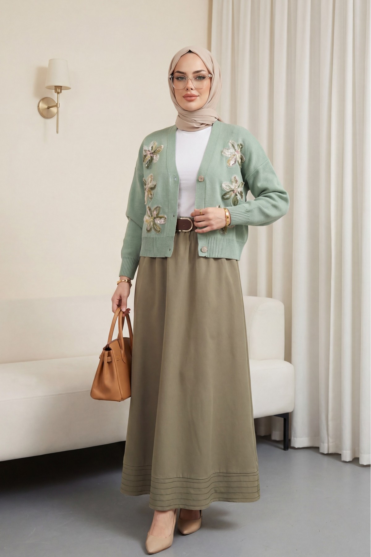 Önü Pul Ve Çiçek Detaylı Düğmeli Triko Hırka  -Su Yeşili