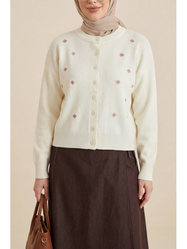 Serpme Çiçek Nakışlı Düğmeli Oversize Triko Hırka -Ekru