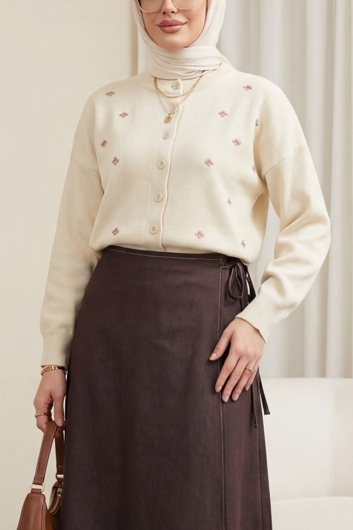 Serpme Çiçek Nakışlı Düğmeli Oversize Triko Hırka -Krem