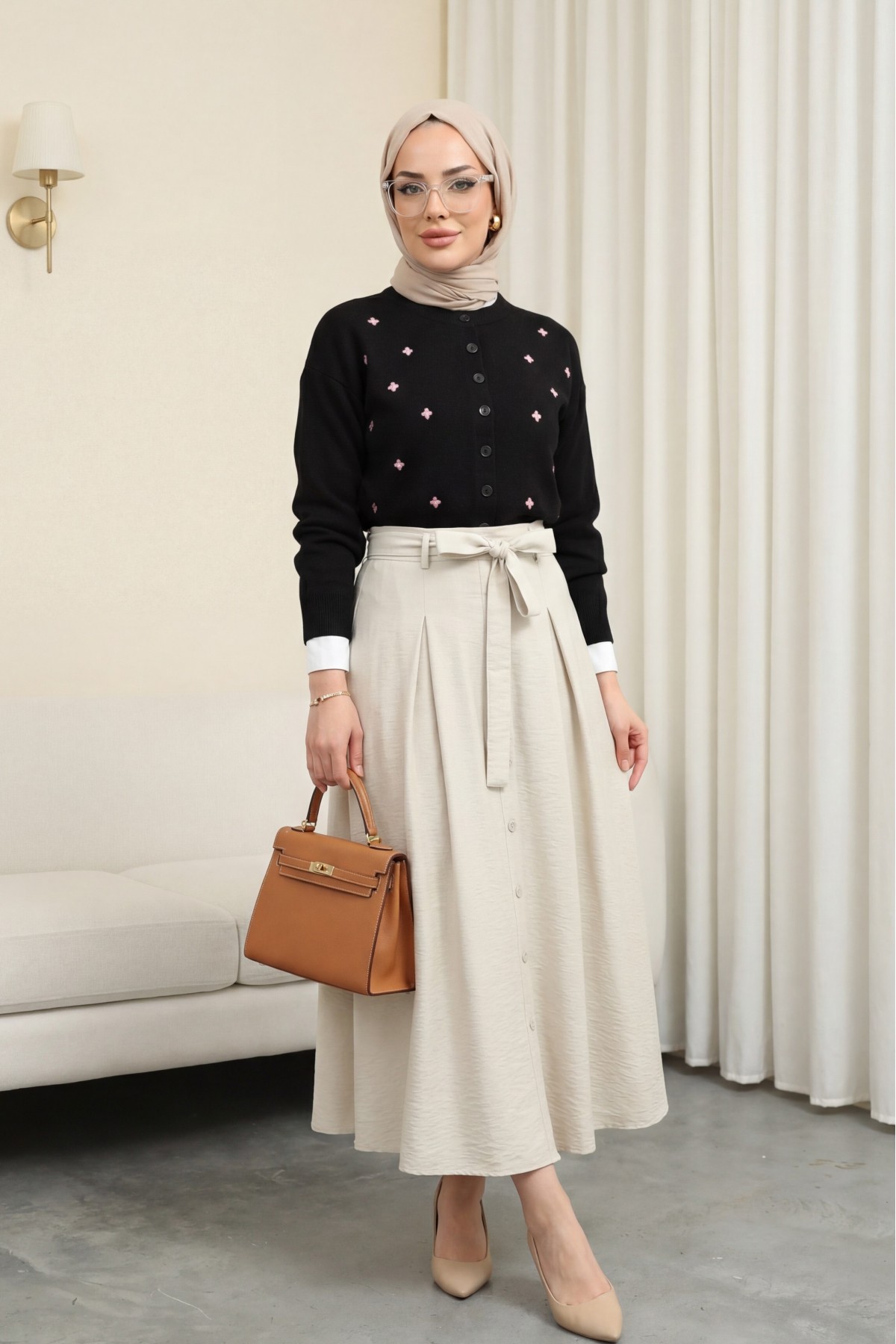 Serpme Çiçek Nakışlı Düğmeli Oversize Triko Hırka -Siyah