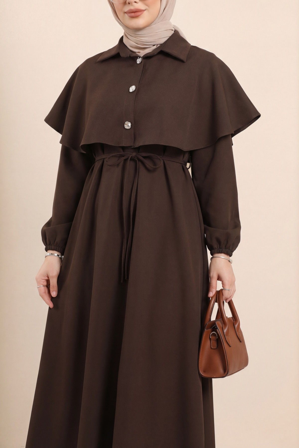Yakalı Pelerin Detaylı Kemerli Kolu Lastikli Krep Elbise -Kahve