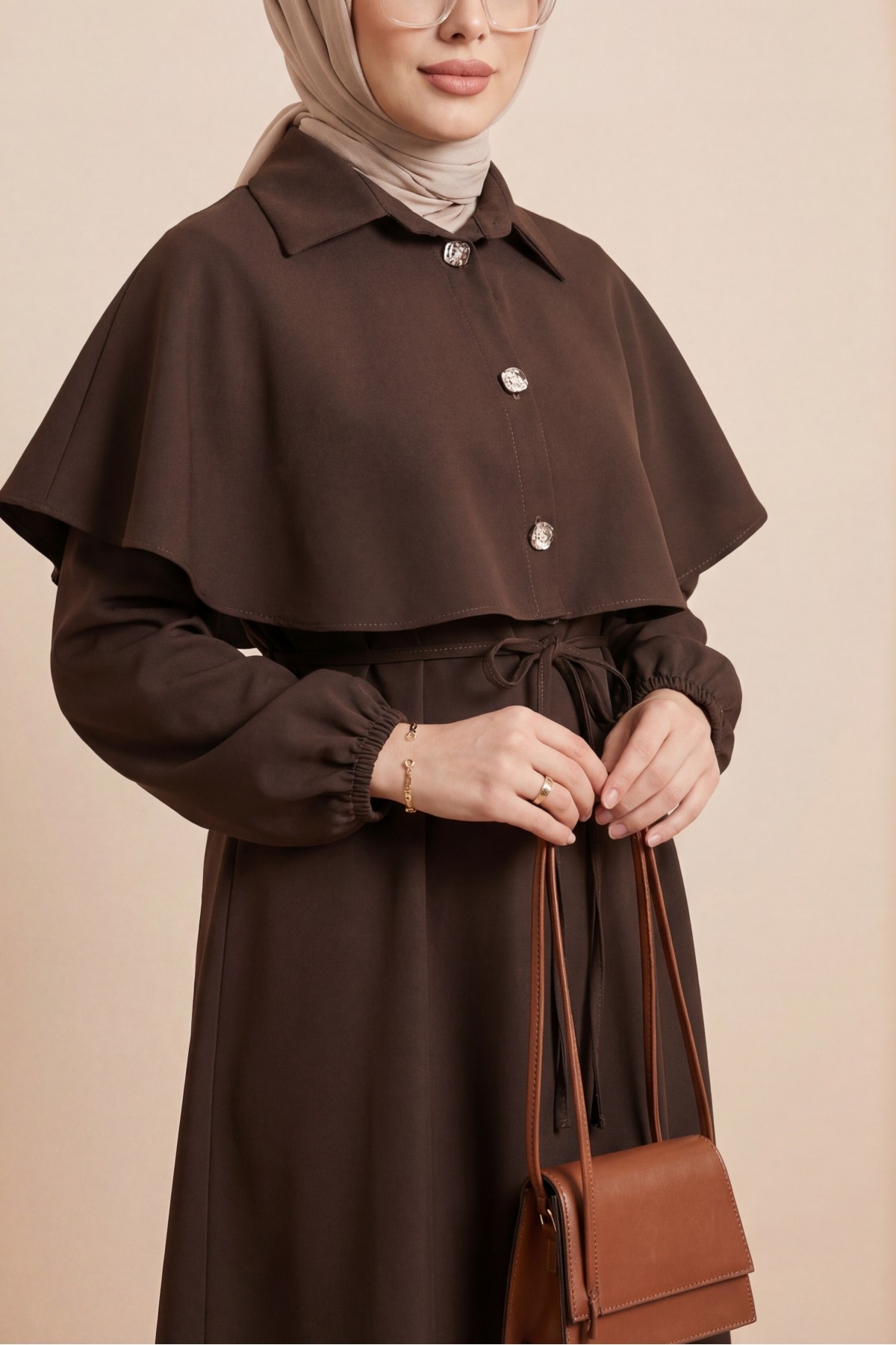 Yakalı Pelerin Detaylı Kemerli Kolu Lastikli Krep Elbise -Kahve