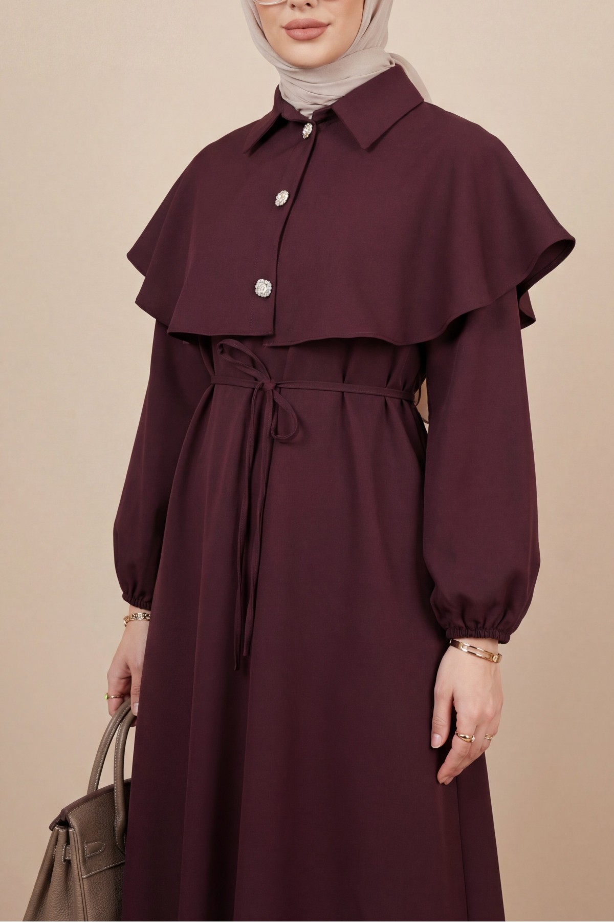 Yakalı Pelerin Detaylı Kemerli Kolu Lastikli Krep Elbise -Mürdüm