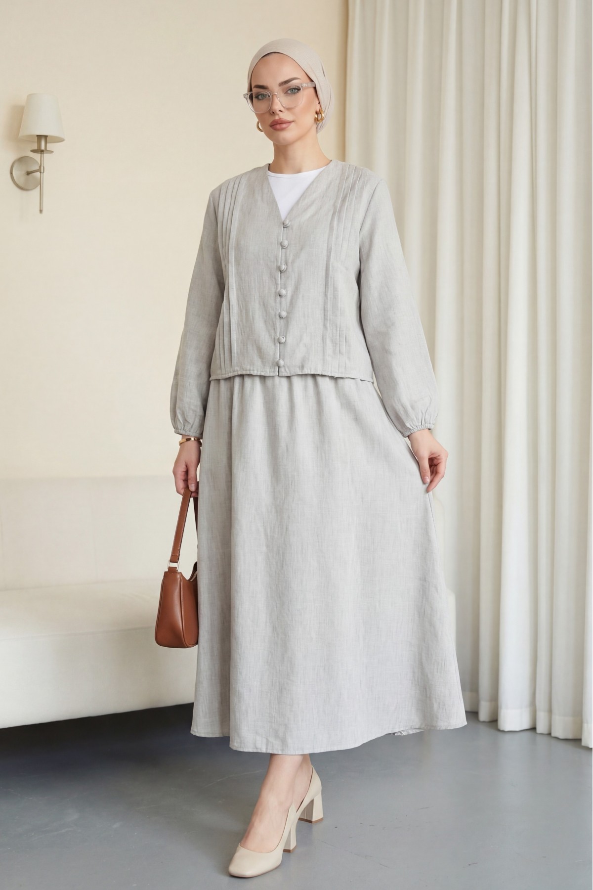 V Yaka Önü Düğmeli Plise Detaylı Keten Takım -Açık Gri