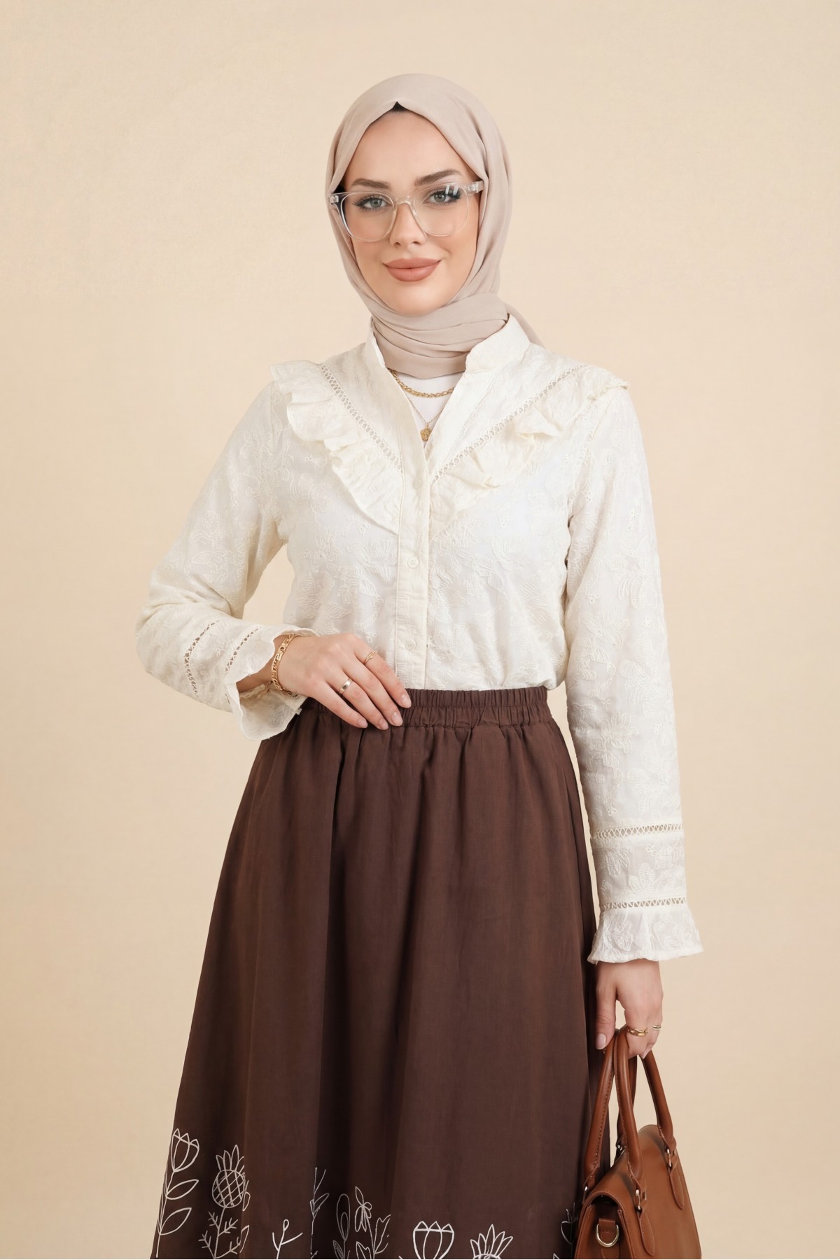 Kolu Ve Yakası Volanlı Brode İşlemeli Vual Gömlek -Bej
