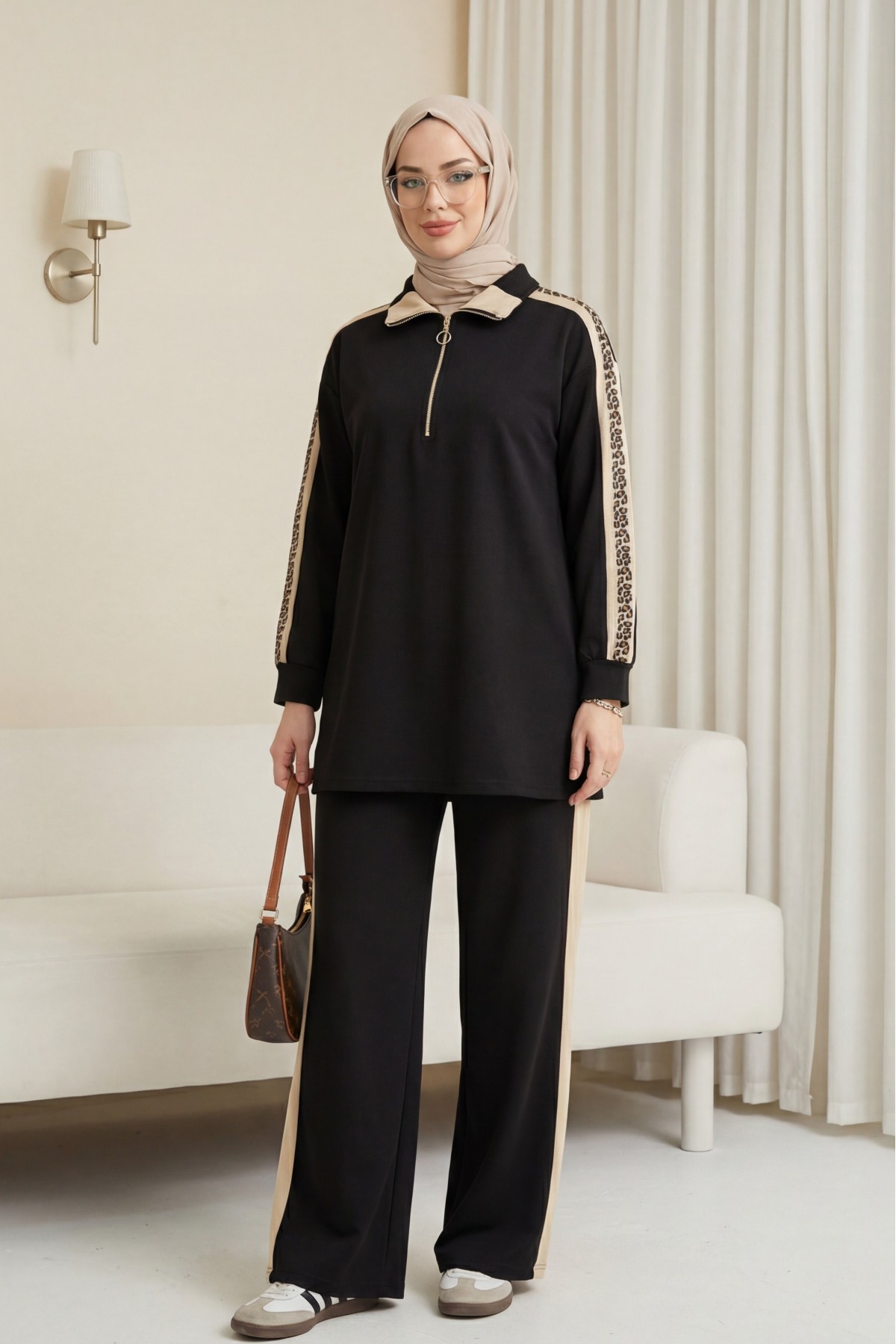 Yakalı Yarım Fermuarlı Yanları Desenli Penye Takım  -Siyah